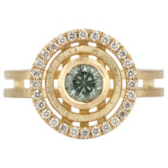 18 Karat Yellow Gold Mint Green Sapphire Diamond Solar Ring