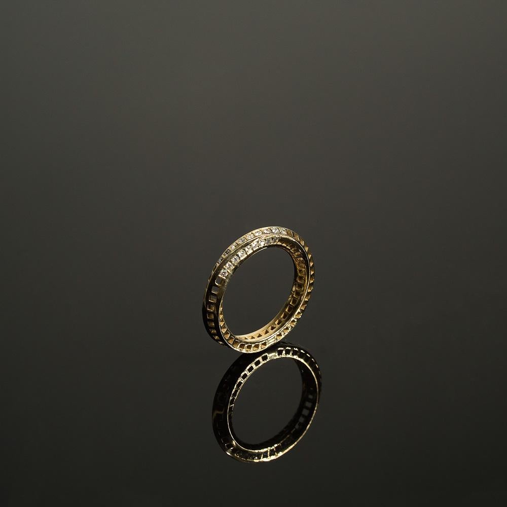 Round Cut 18 Karat Yellow Gold Mobius Band, Squares Holes Set with 18 VS White Diamonds For Sale