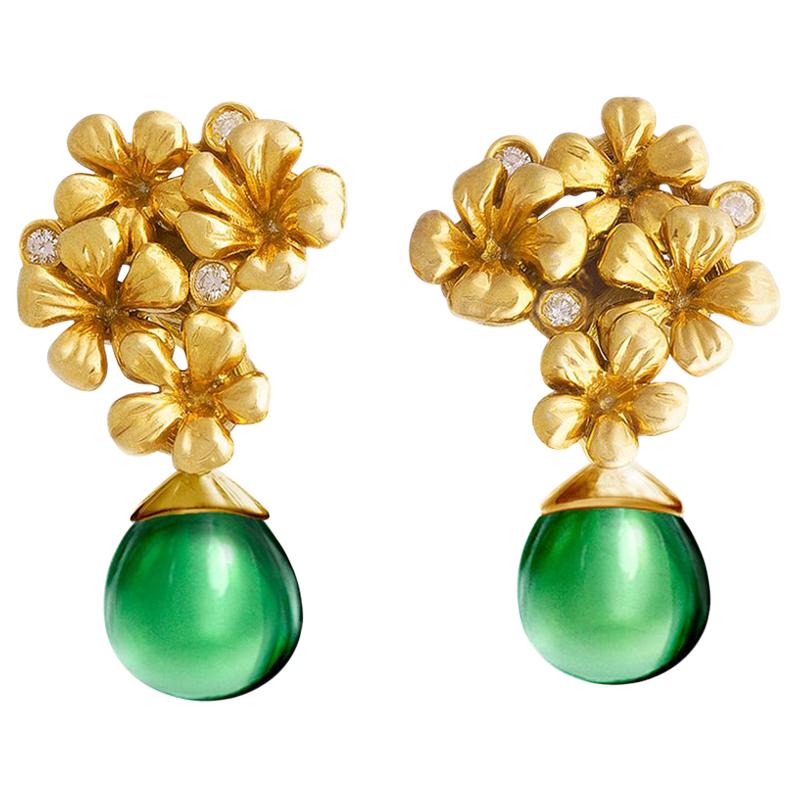Boucles d'oreilles pendantes modernes en or jaune 18 carats avec fleurs de prune et diamants