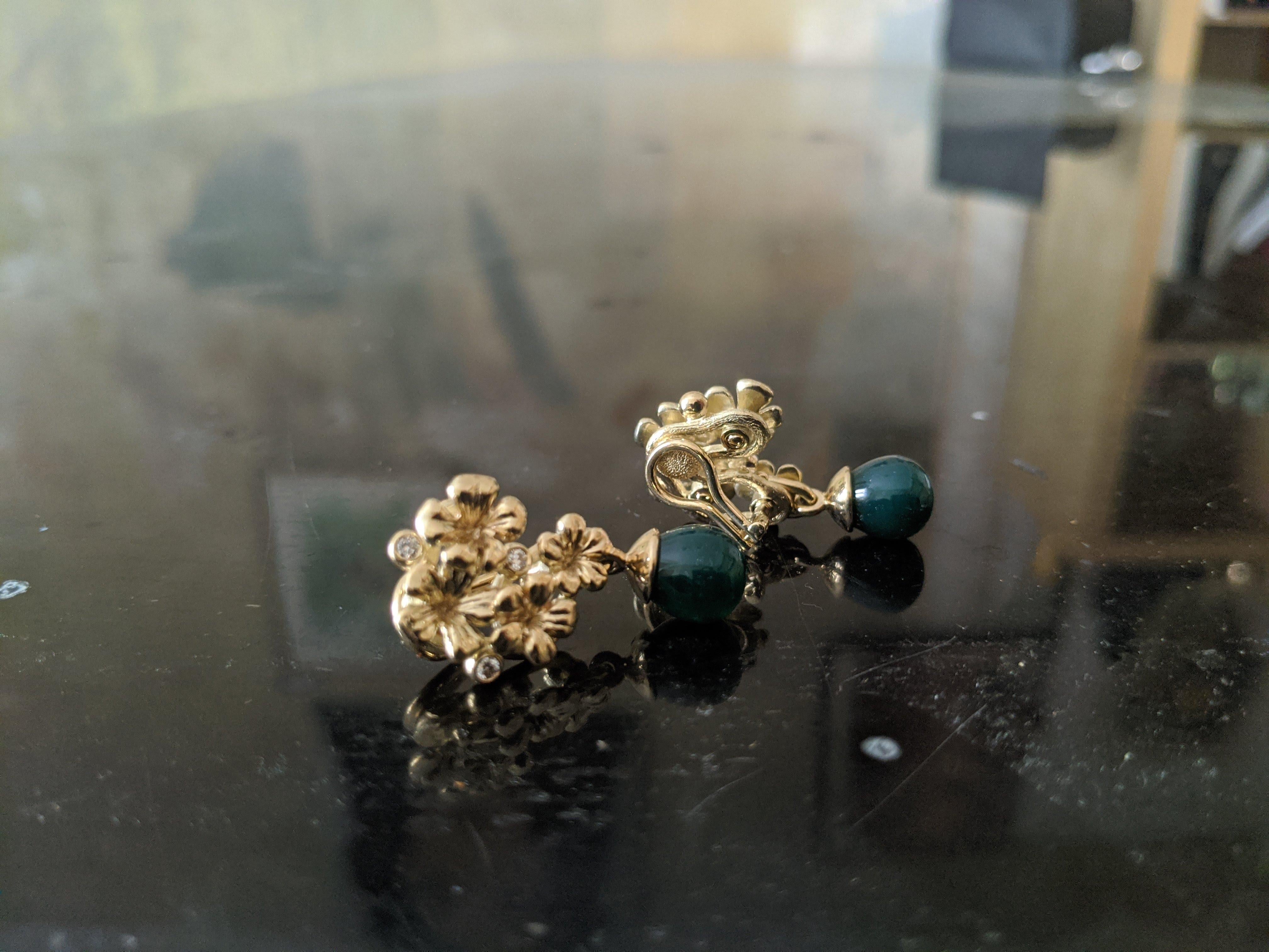 18 Karat Yellow Gold Modern Transformer Earrings with Diamonds and Chalcedonies In New Condition For Sale In Berlin, DE