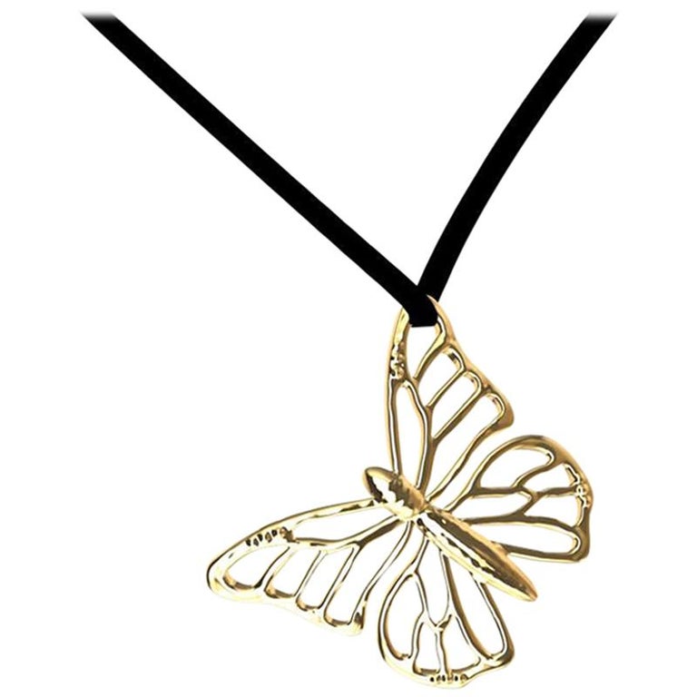 18 Karat Yellow Gold Monarch Butterfly Pendant Necklace For Sale at