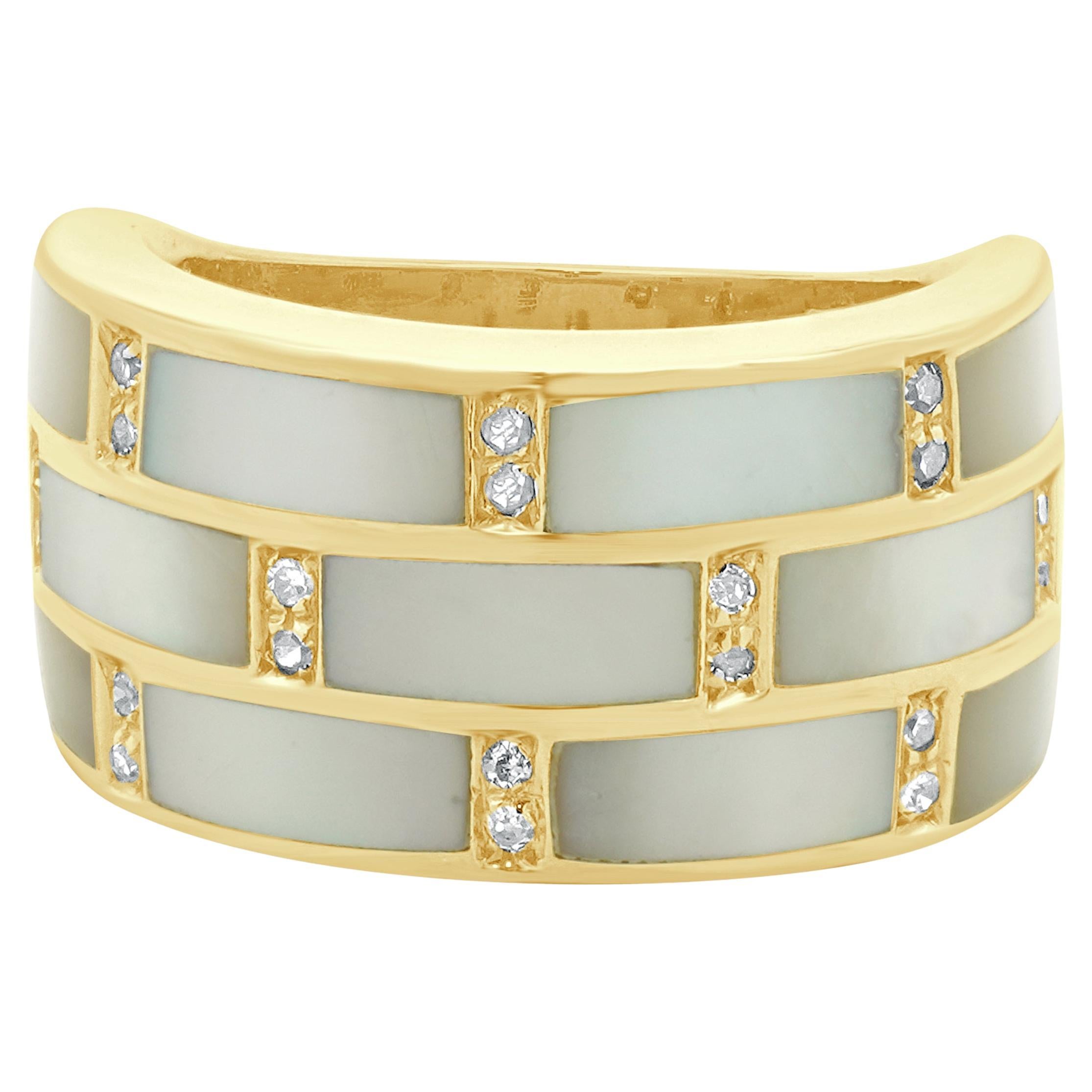 Bague bloc en or jaune 18 carats nacre et diamant