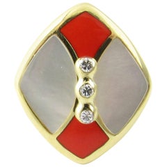 18 Karat Yellow Gold Mother of Pearl, Enamel and Diamond Ring