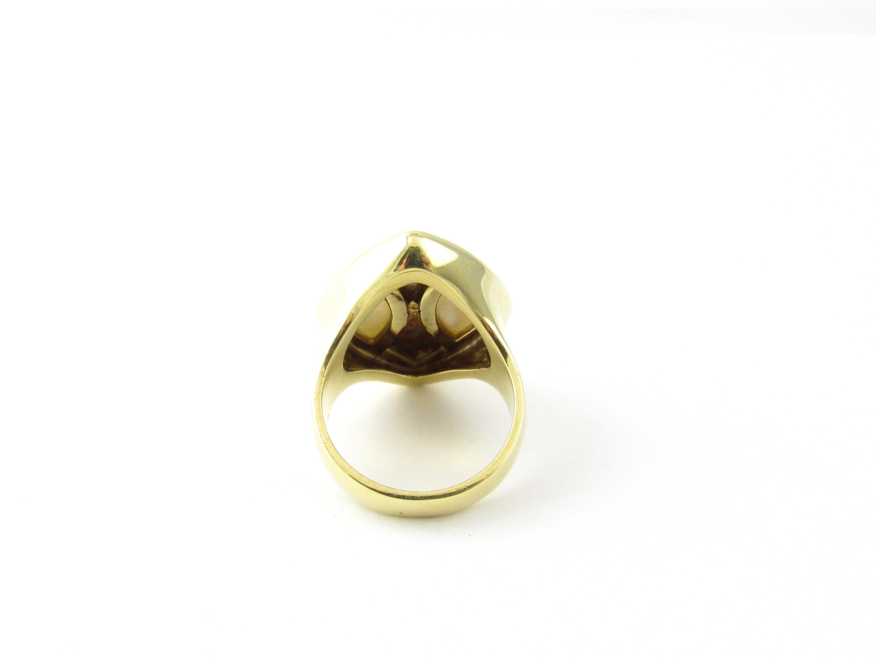 Round Cut 18 Karat Yellow Gold Mother of Pearl, Enamel and Diamond Ring