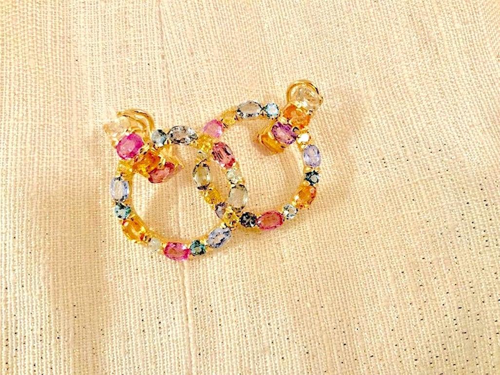 18 Karat Yellow Gold Multi-Color Sapphire Hoop Earring For Sale 2