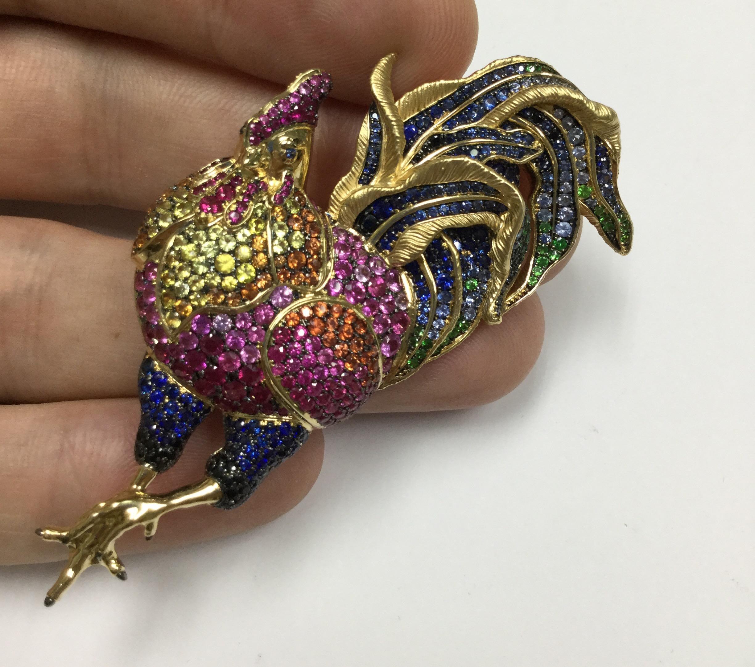 Contemporary Multi-Color Sapphire 18 Karat Yellow Gold Rooster Brooch For Sale