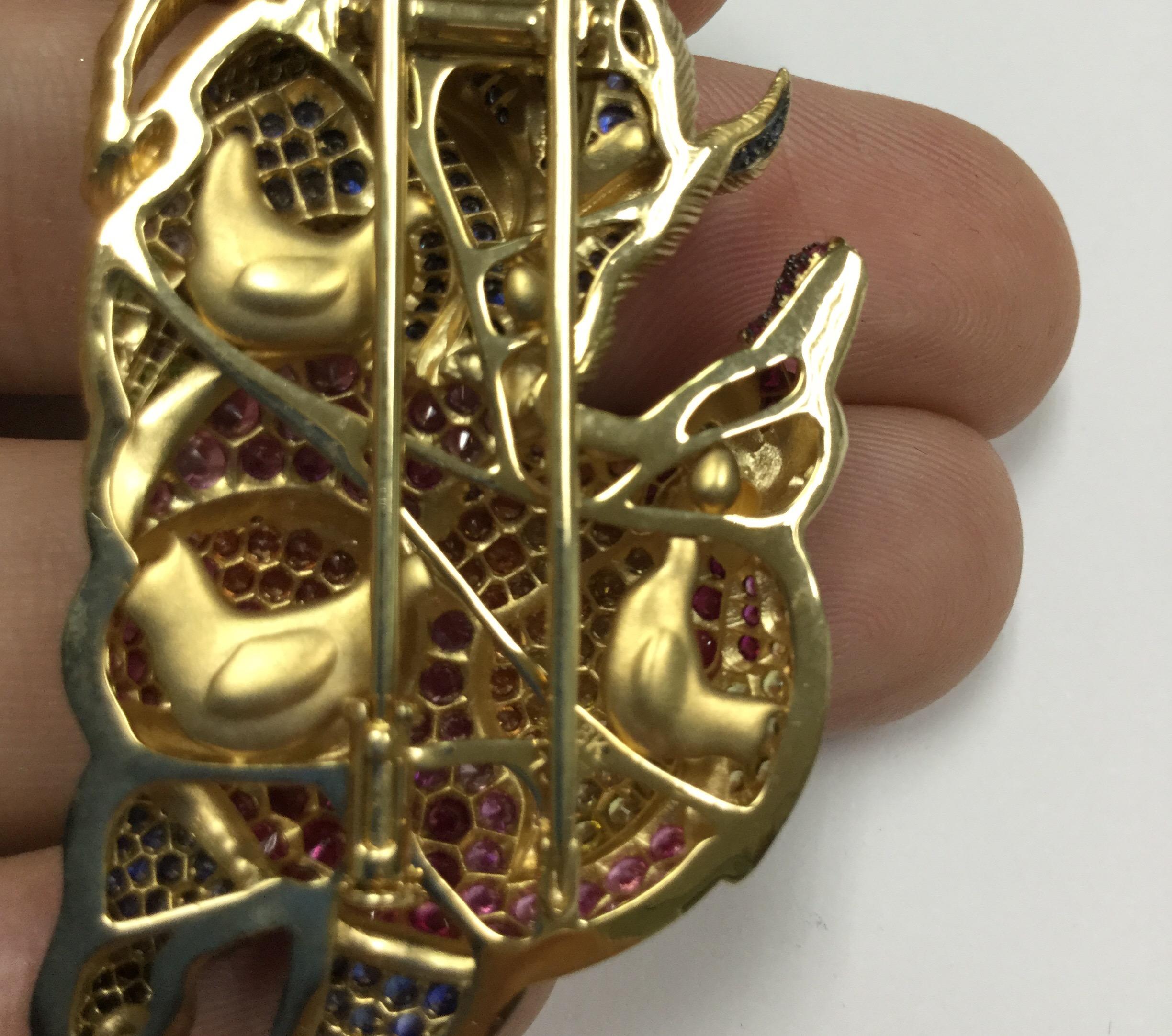 Round Cut Multi-Color Sapphire 18 Karat Yellow Gold Rooster Brooch