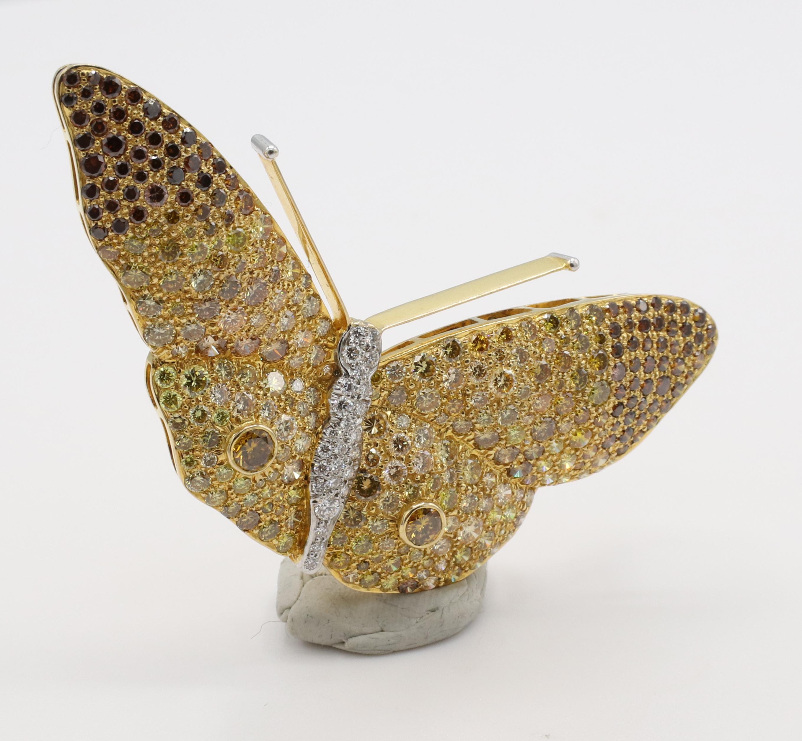 Modern 18 Karat Yellow Gold Multi Colored Natural Diamond Butterfly Brooch Pin