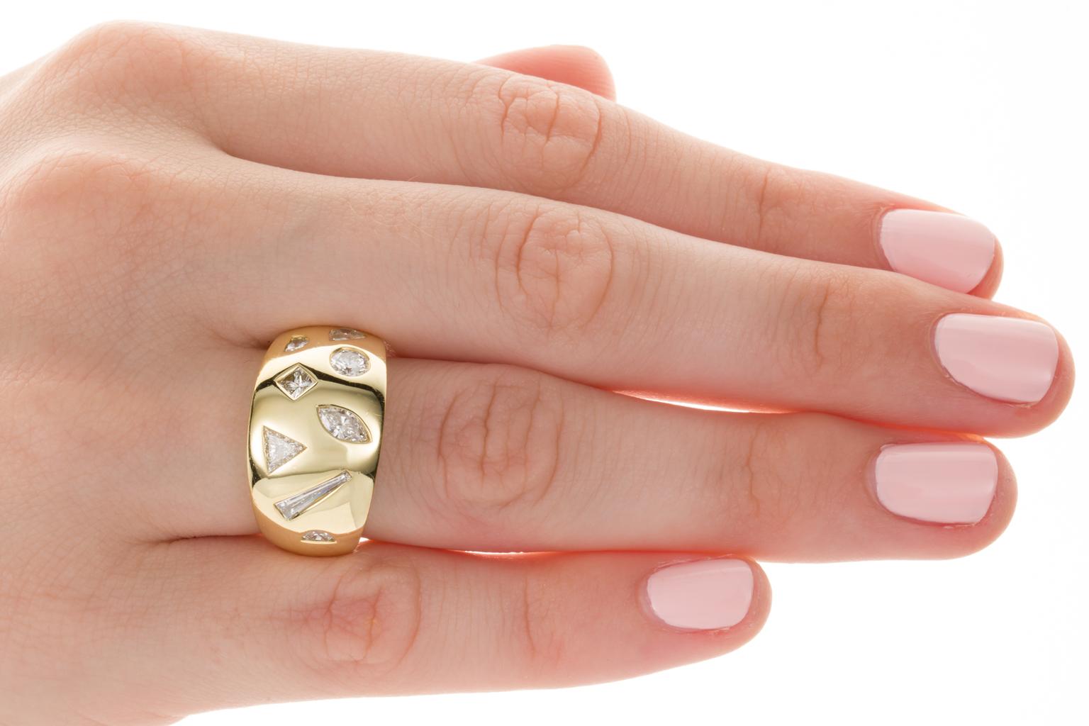 18 Karat Yellow Gold Multi-Cut Diamond Band Ring For Sale 1