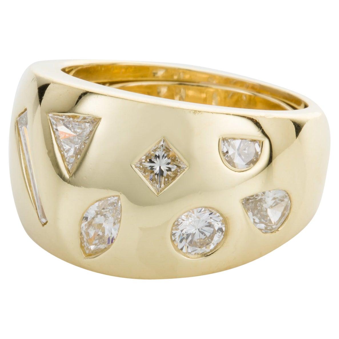 18 Karat Yellow Gold Multi-Cut Diamond Band Ring For Sale