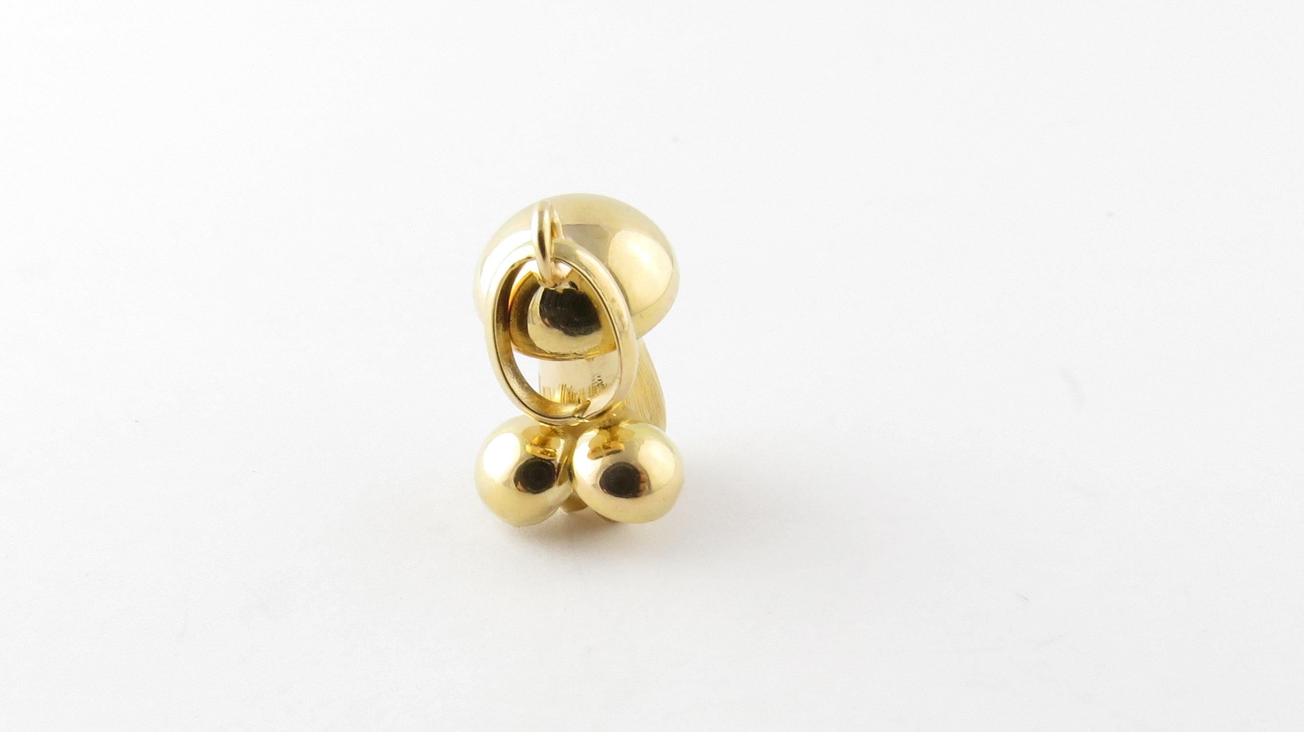 Vintage 18 Karat Yellow Gold Mushrooms Charm- 
This lovely 3D charm features three miniature mushrooms meticulously detailed in 18K yellow gold. 
Size: 16 mm x 14 mm (actual charm) 
Weight: 1.4 dwt. / 2.3 gr. 
Hallmark: Acid tested for 18K gold.
