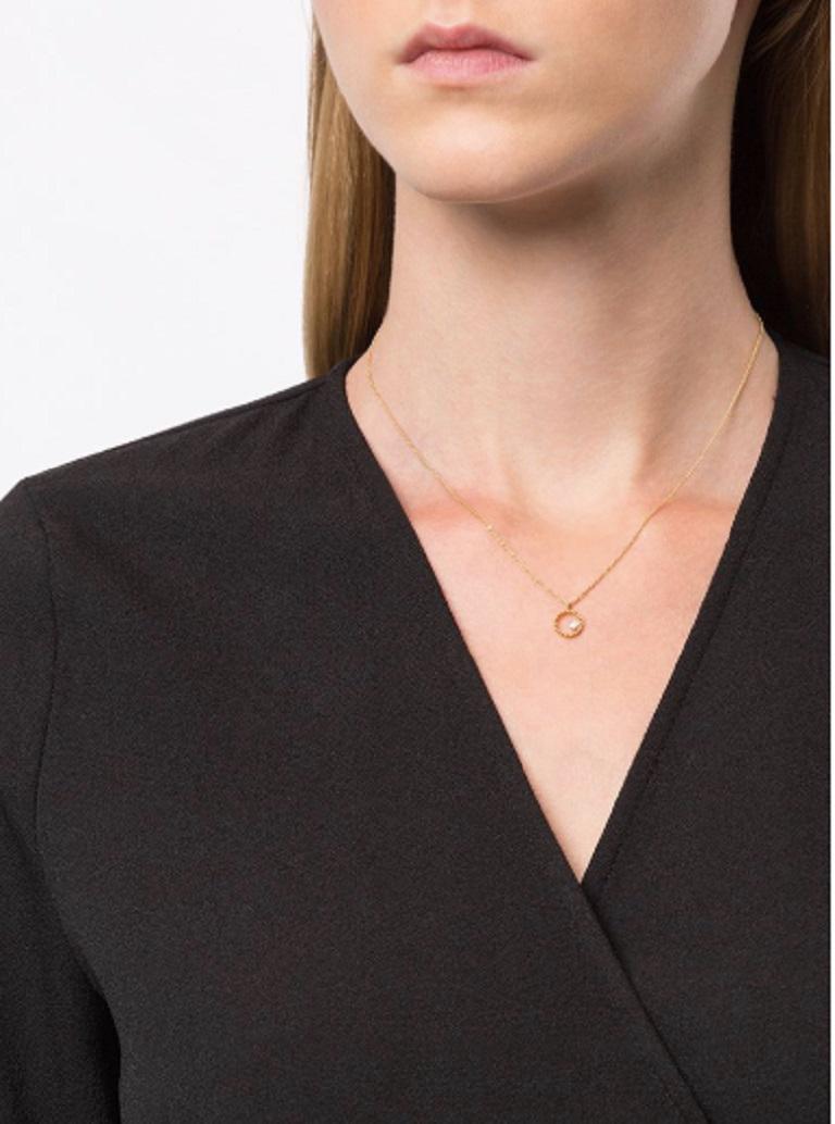 AS29
Collana con diamanti Mye in oro giallo 18kt.

Il bello dei gioielli è che si adattano a qualsiasi stagione! Realizzata in oro giallo 18kt, questa collana con diamanti Mye round beading di AS29 si adatta a qualsiasi look. Un'eleganza senza