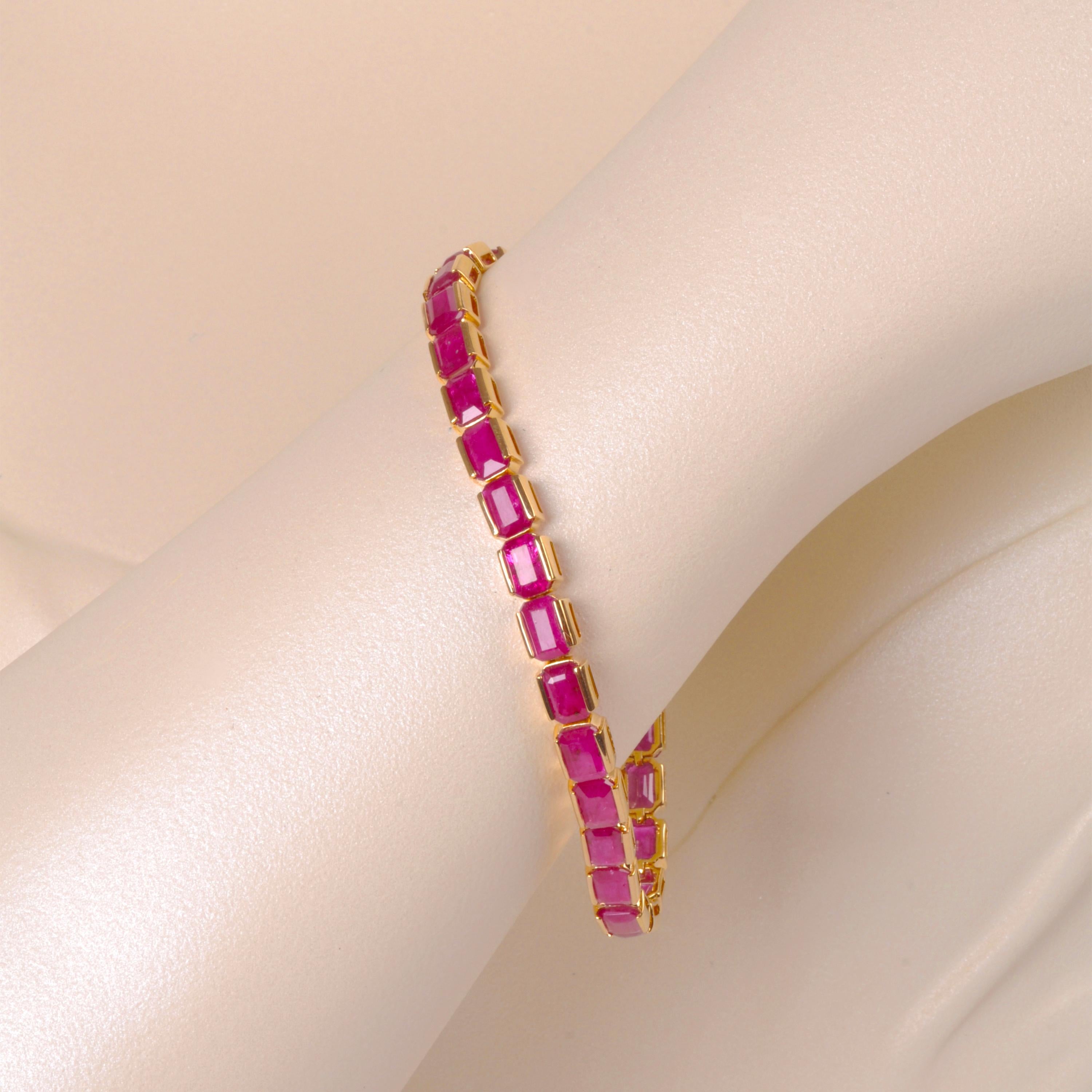 18 Karat Gelbgold Natürliches 6X4 MM Mosambik Rubin Achteck-Tennisarmband (Art déco) im Angebot