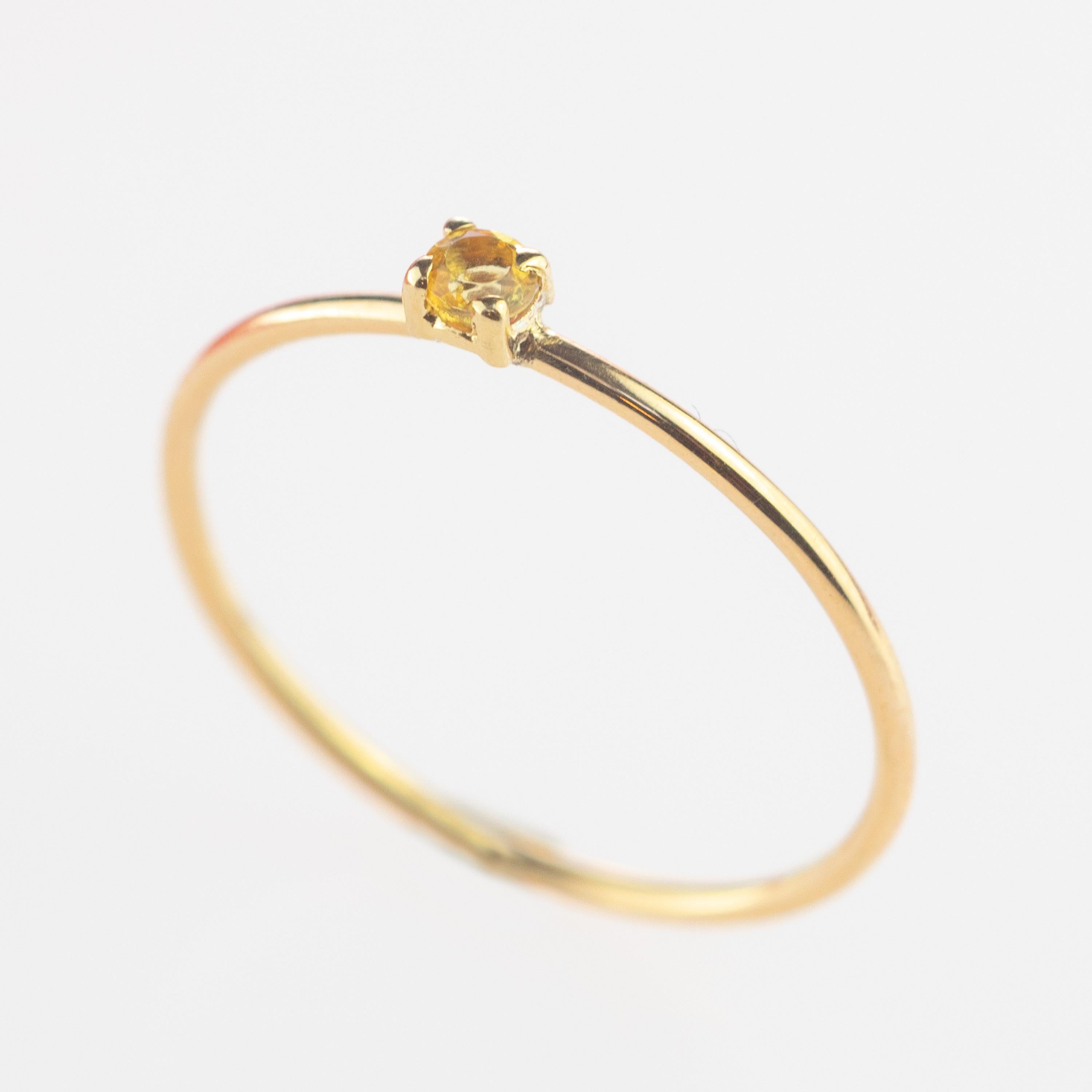 Artisan 18 Karat Yellow Gold Natural Citrine Quartz Round Cocktail Band Chic Ring For Sale