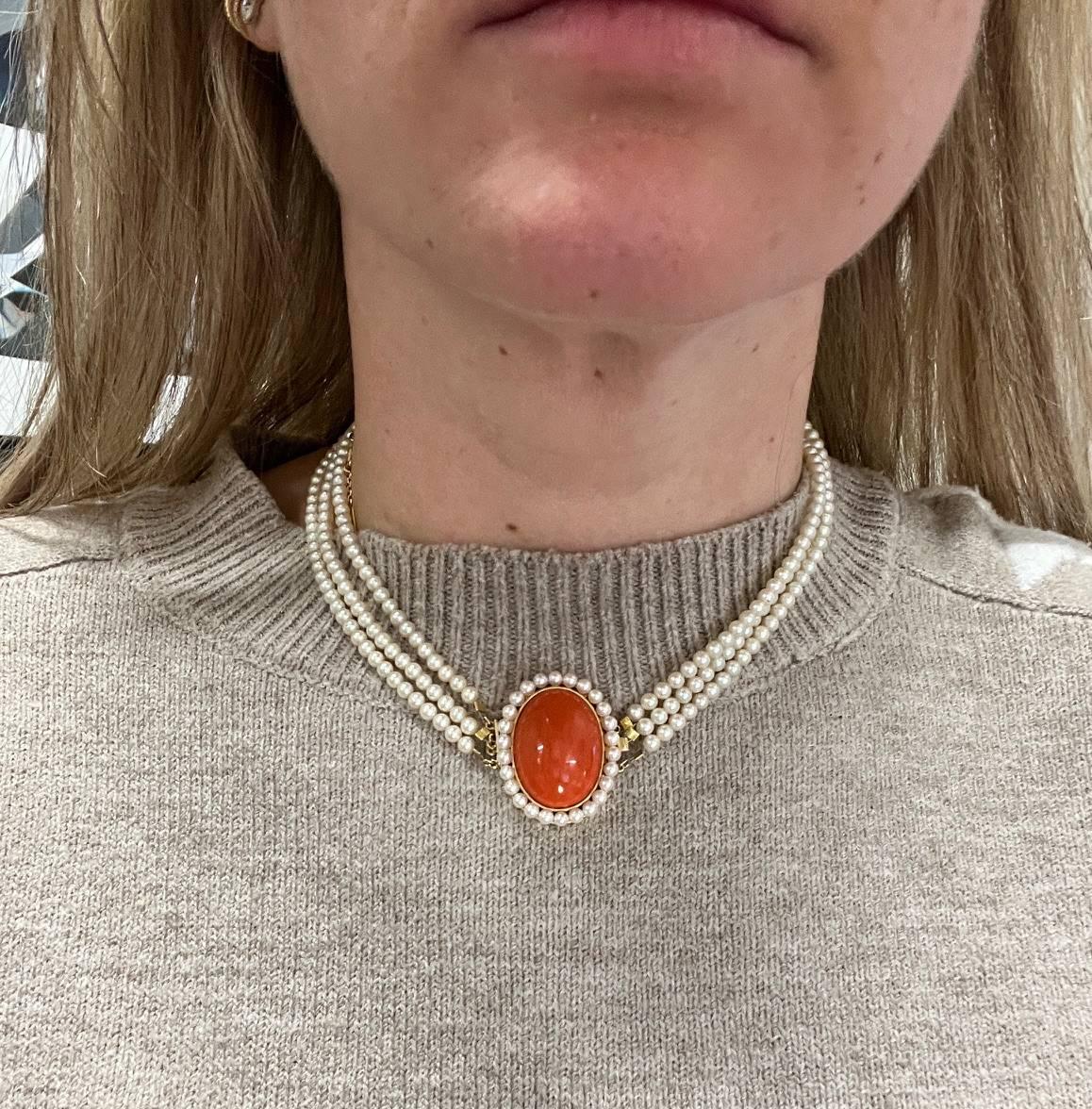 18 Karat Gelbgold Natürliche Koralle & Perle Mehrreihige Anhänger-Halskette Damen im Angebot