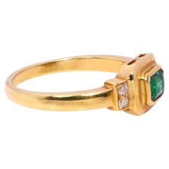 18 Karat Yellow Gold Natural Emerald and Diamond Art-Deco Style Ring