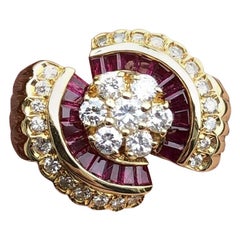 18 Karat Yellow Gold Natural Ruby and Diamond Ring 2.03 Carat 10.4g