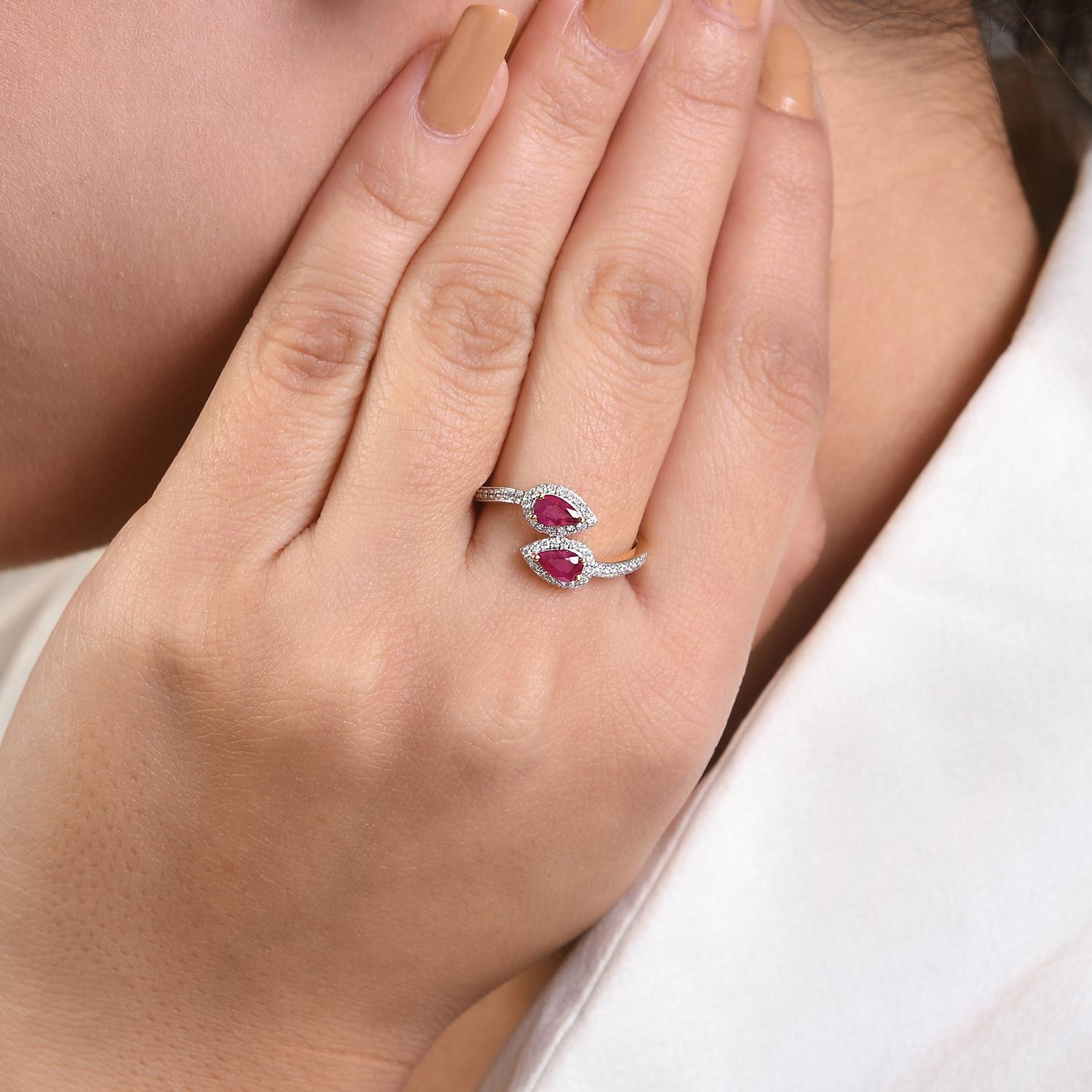 En vente :  Bague de mariage cadeau Halo by Pass en or jaune 18 carats, rubis naturel et diamants 4