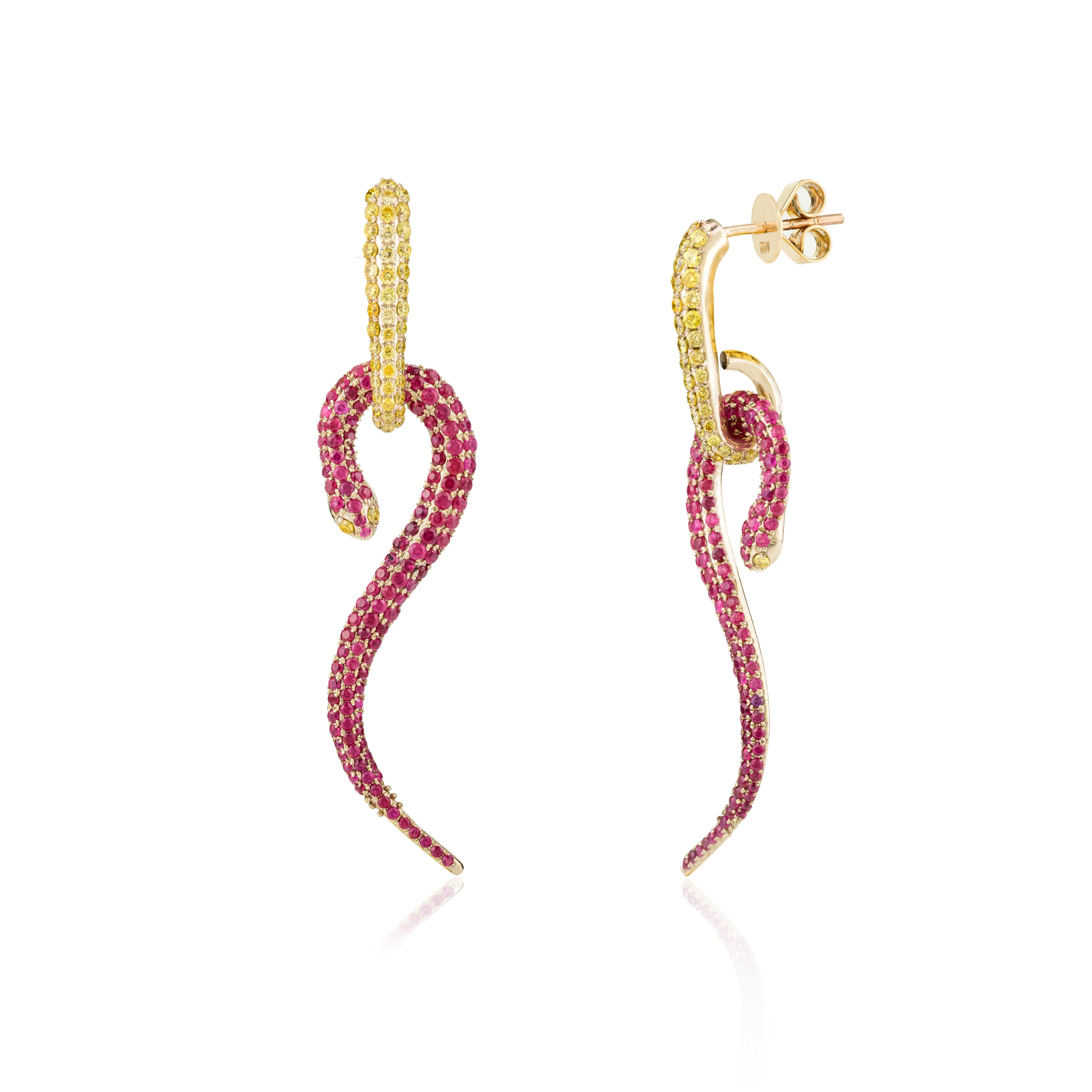 18 Karat Yellow Gold Natural Ruby Diamond Pave Snake Dangle Earrings for Her In New Condition For Sale In Houston, TX