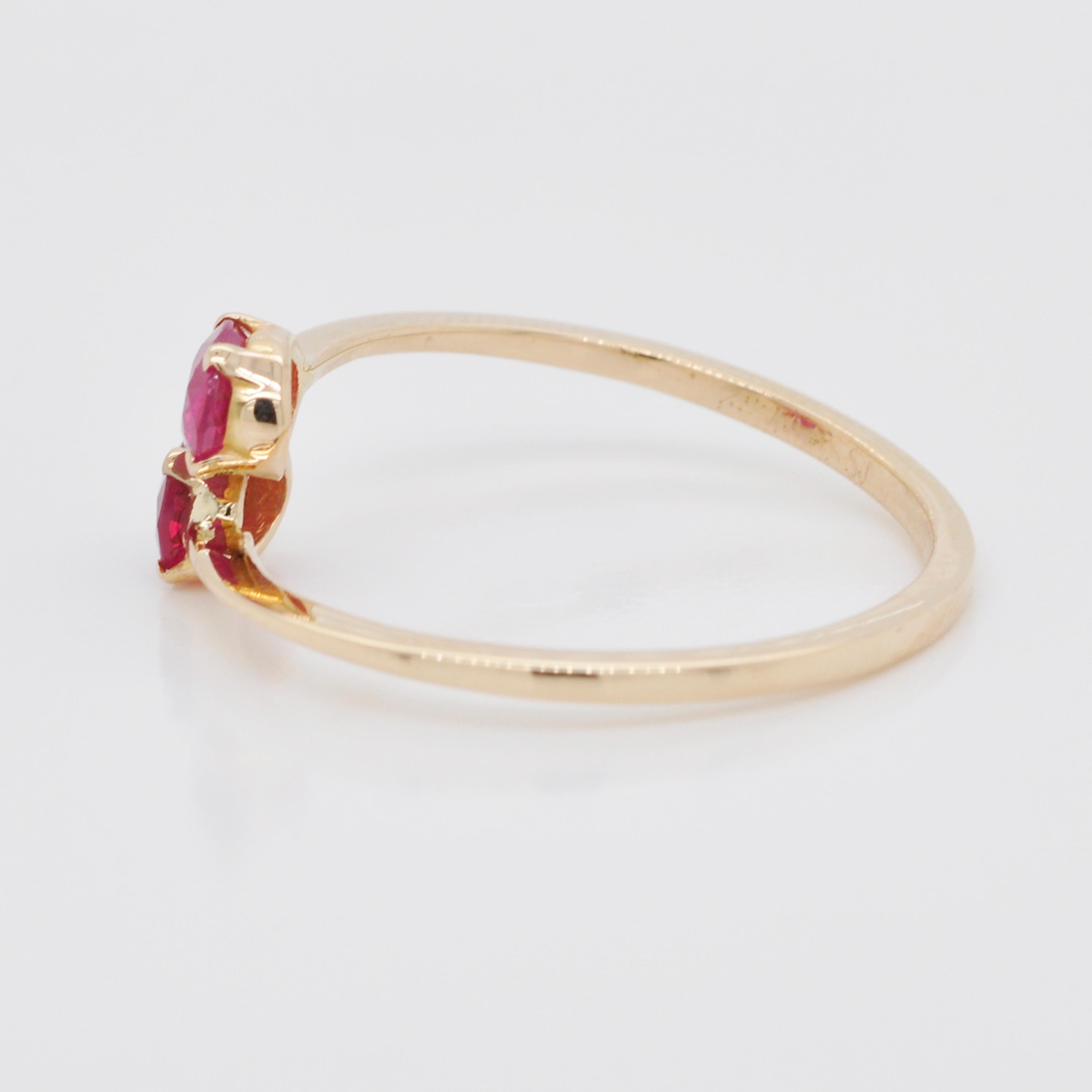 Modern 18 Karat Yellow Gold Natural Ruby Oval Flexible Size Ring For Sale