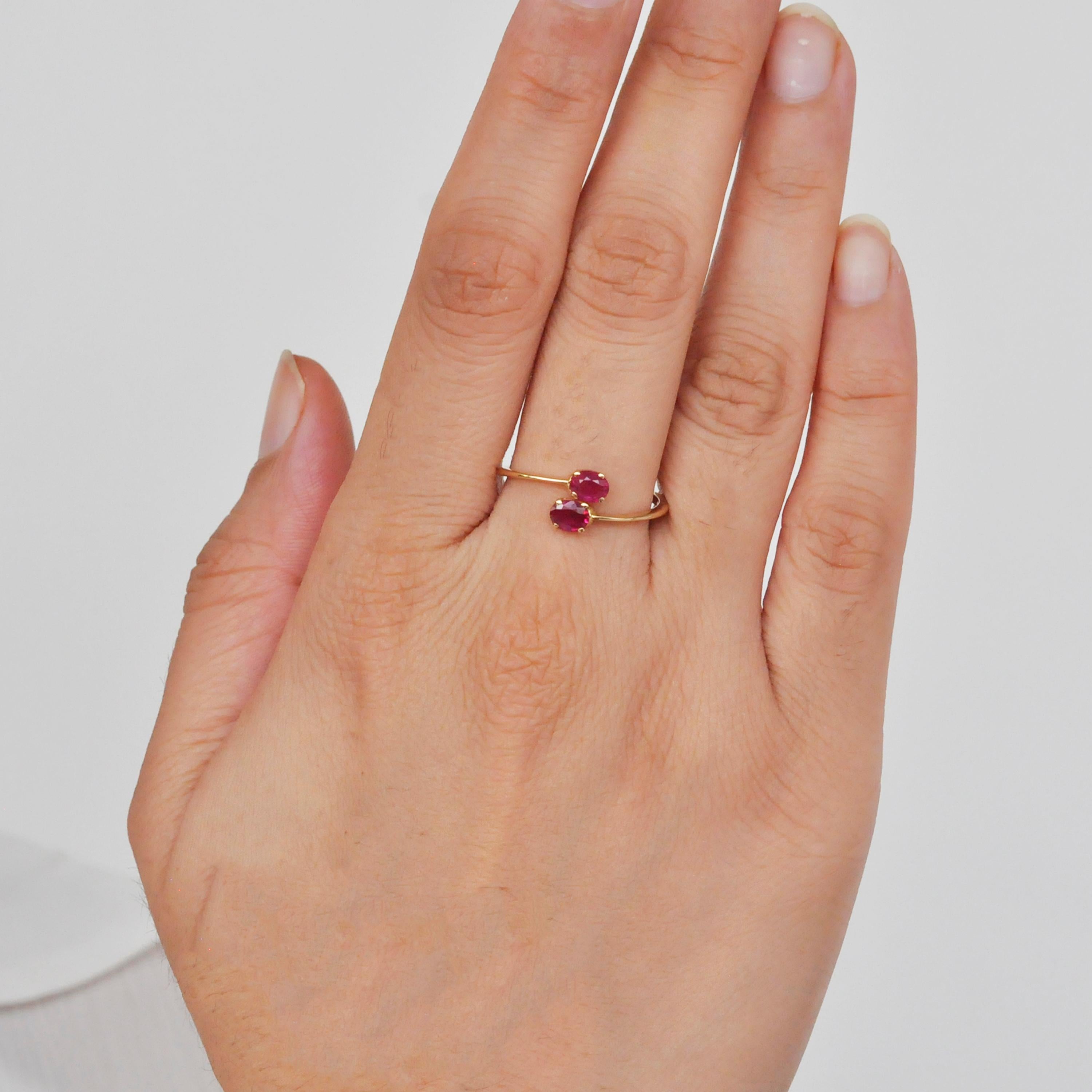 18 Karat Yellow Gold Natural Ruby Oval Flexible Size Ring For Sale 1