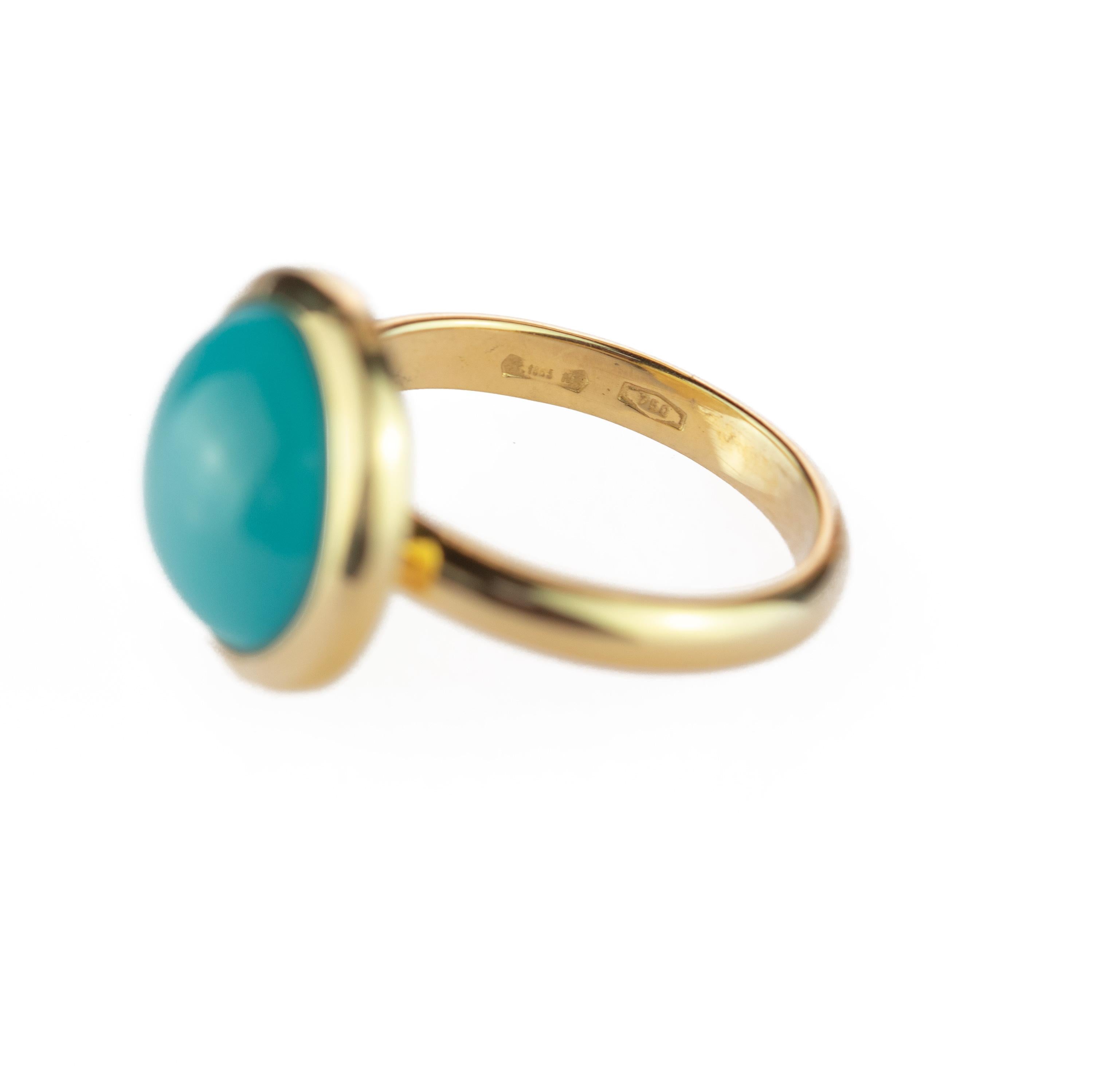 Art Nouveau 18 Karat Yellow Gold Natural Turquoise Round Cabochon Cocktail Solitaire Ring