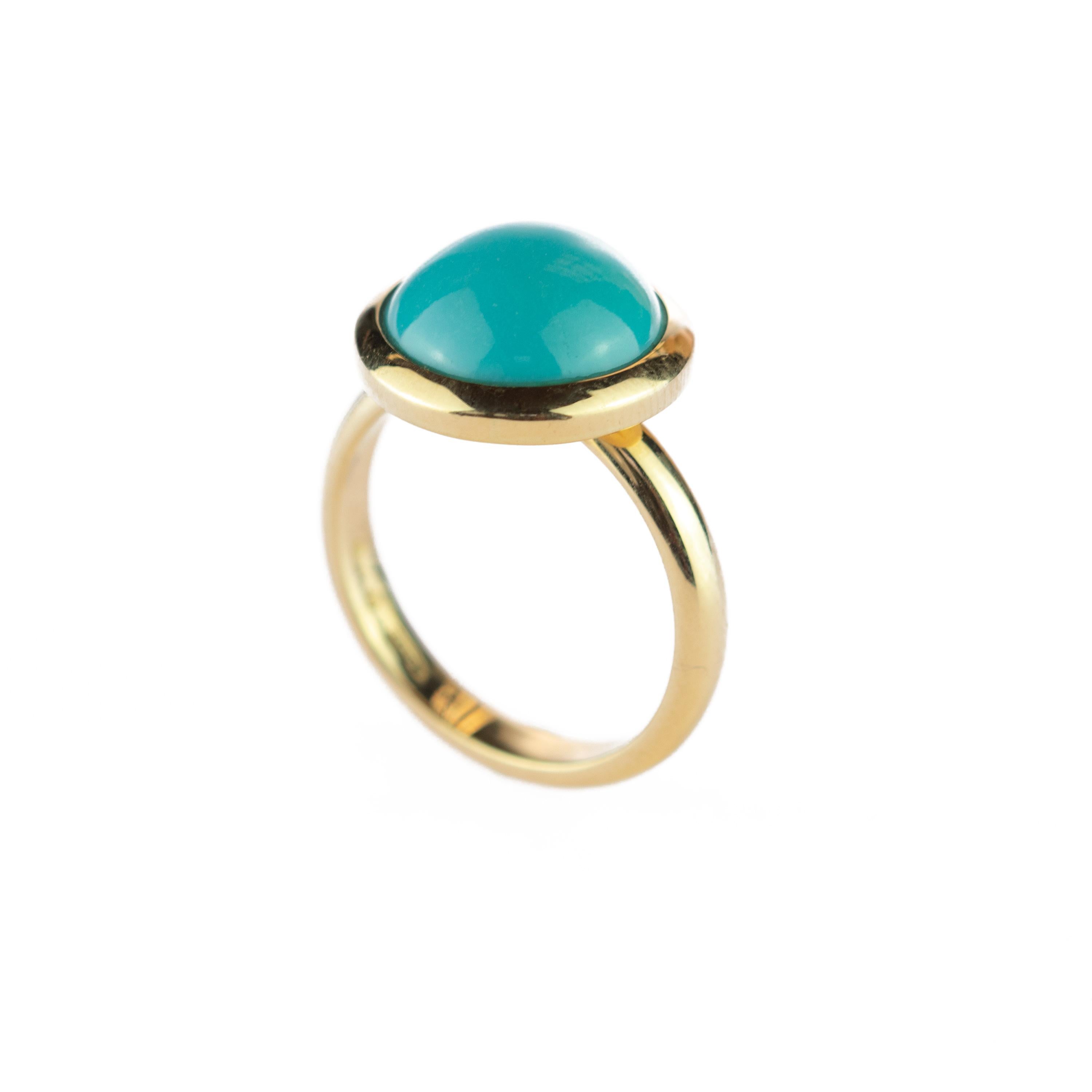 Women's or Men's 18 Karat Yellow Gold Natural Turquoise Round Cabochon Cocktail Solitaire Ring