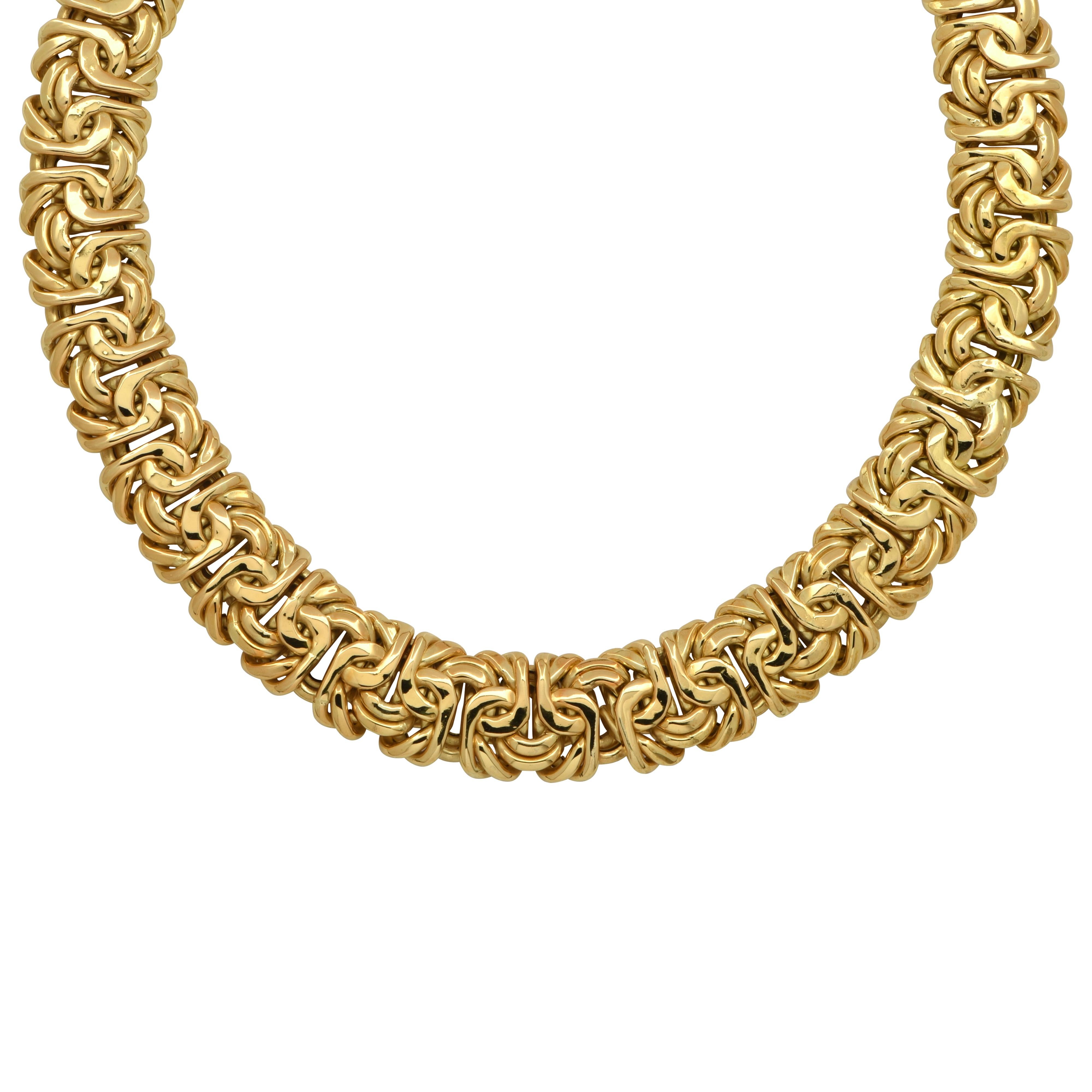 18 Karat Yellow Gold Necklace In Good Condition In Miami, FL