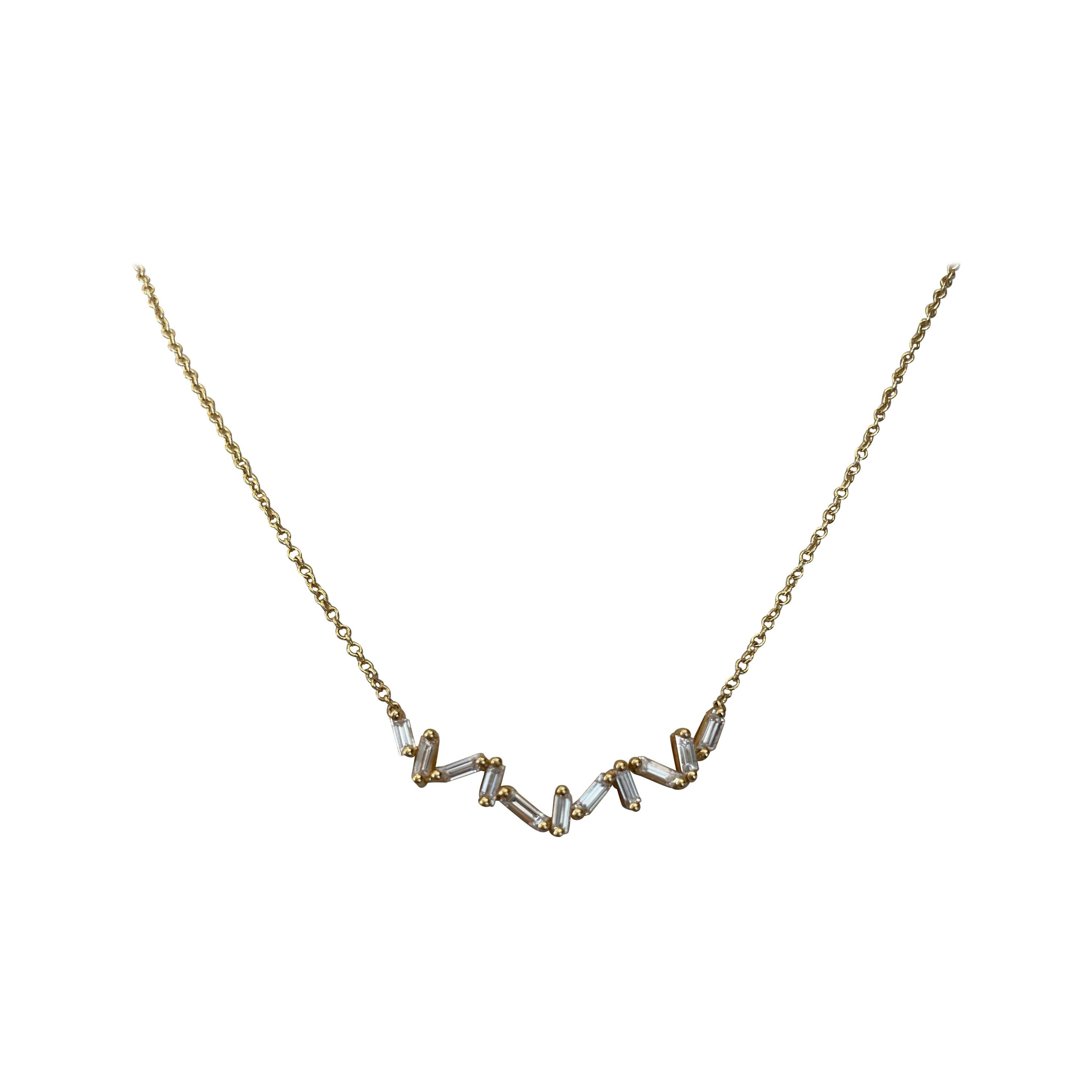 18 Karat Yellow Gold Necklace with 11 Straight Baguette Diamonds For Sale