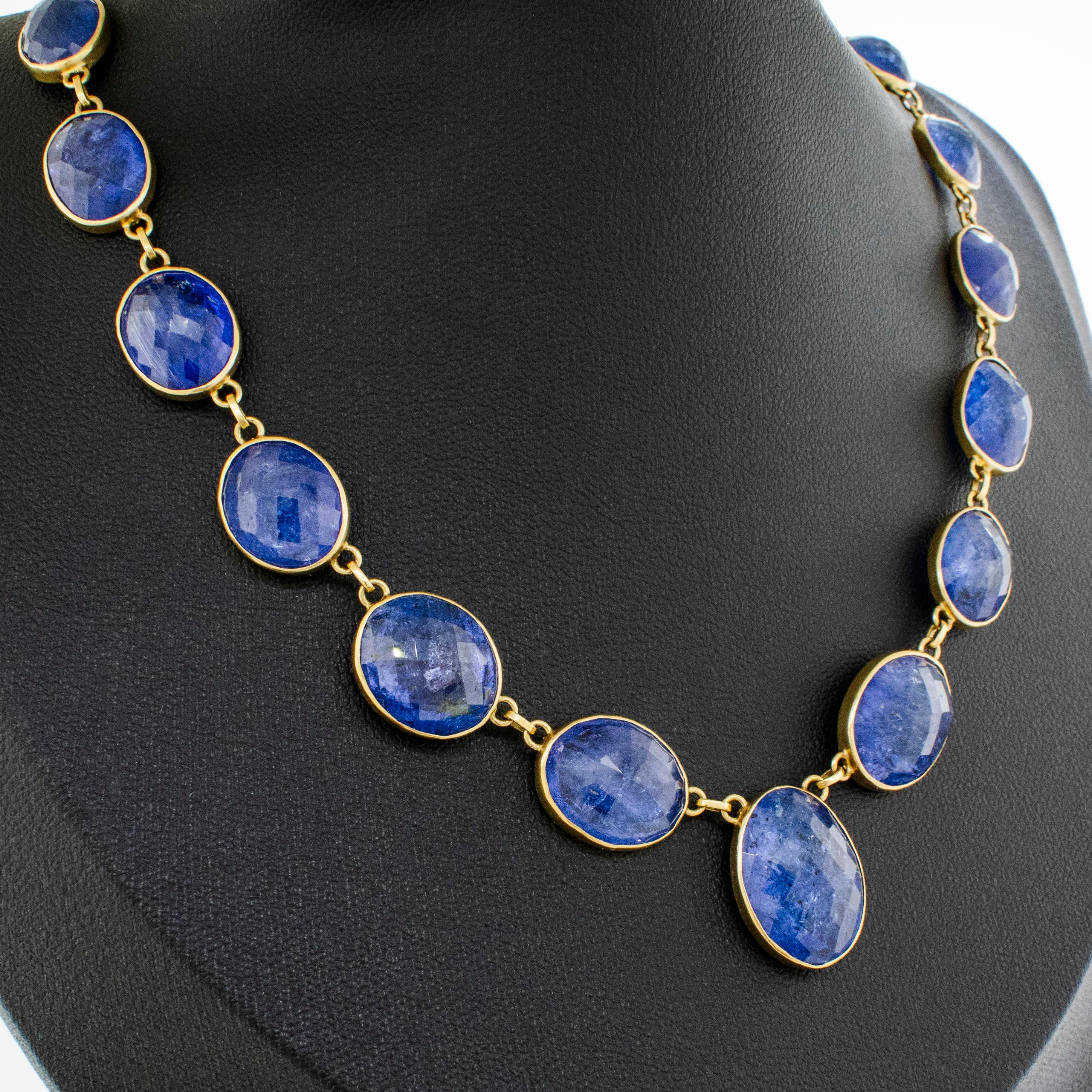Collier en or jaune 18 carats avec 97,50 carats de tanzanite taille briolette Neuf - En vente à Boone, NC