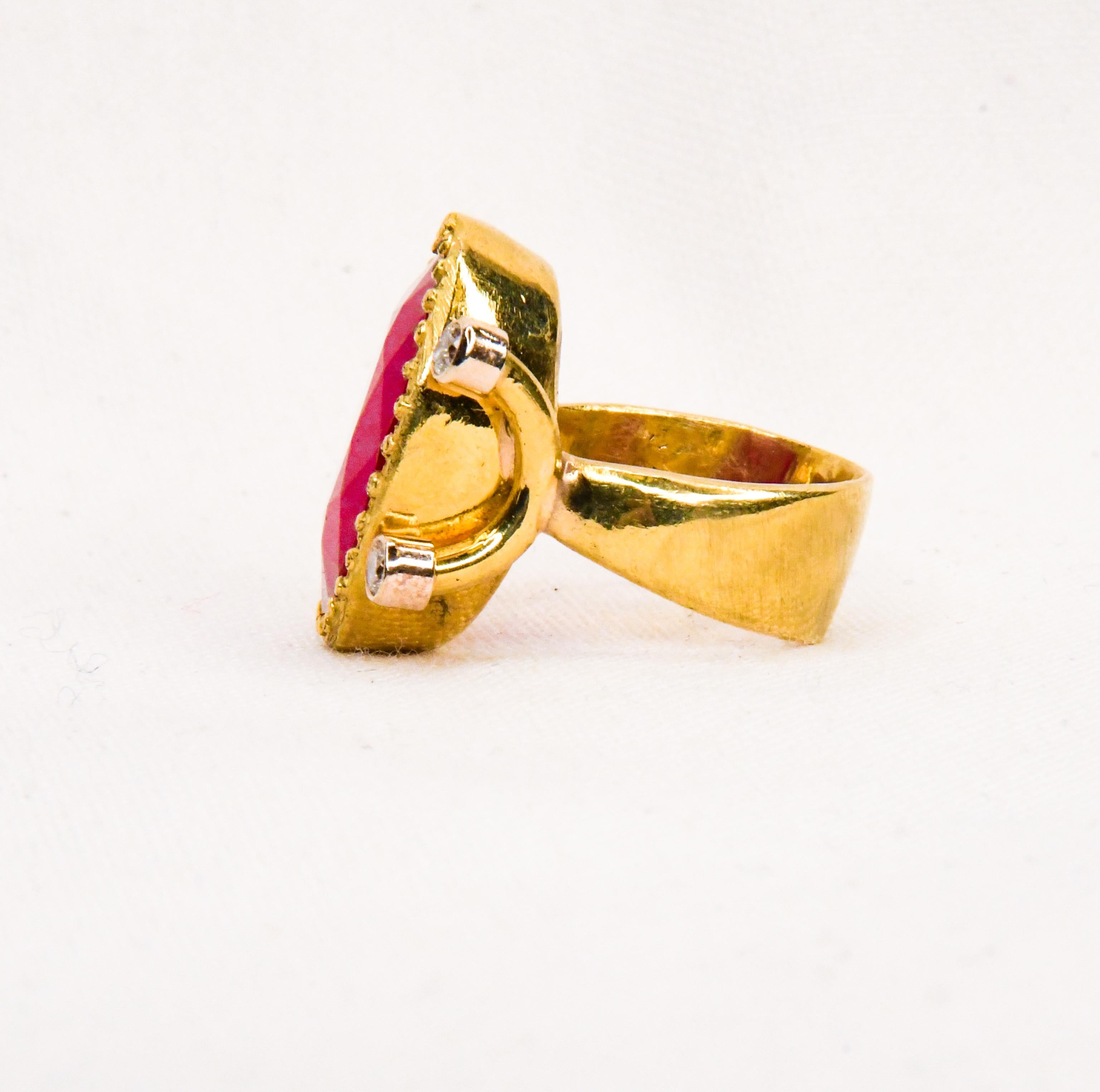 18 Karat Yellow Gold One of a Kind Ruby and Diamond Ring In New Condition For Sale In Palm Beach, FL
