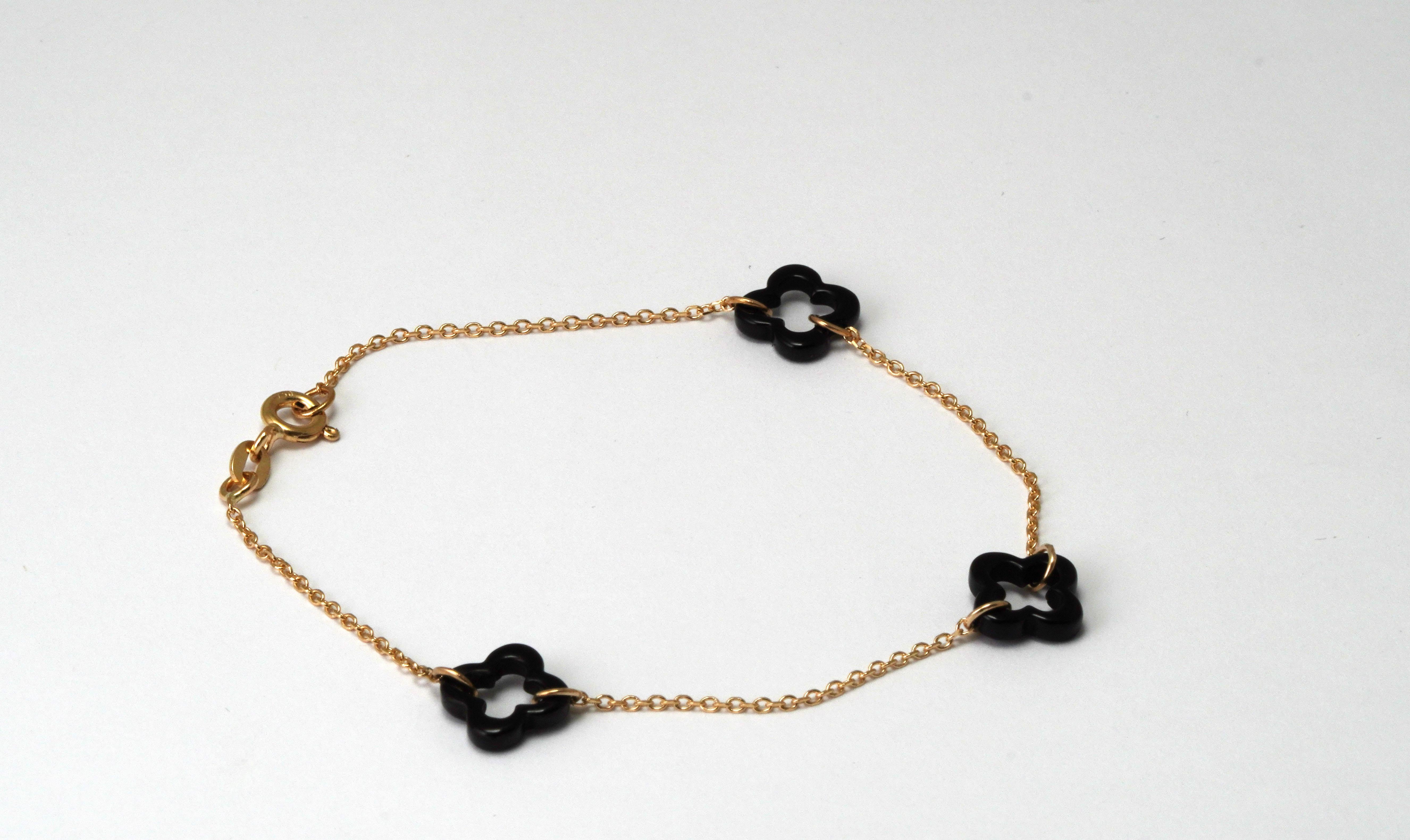 Taille cabochon Bracelet en or jaune 18 carats et onyx en vente