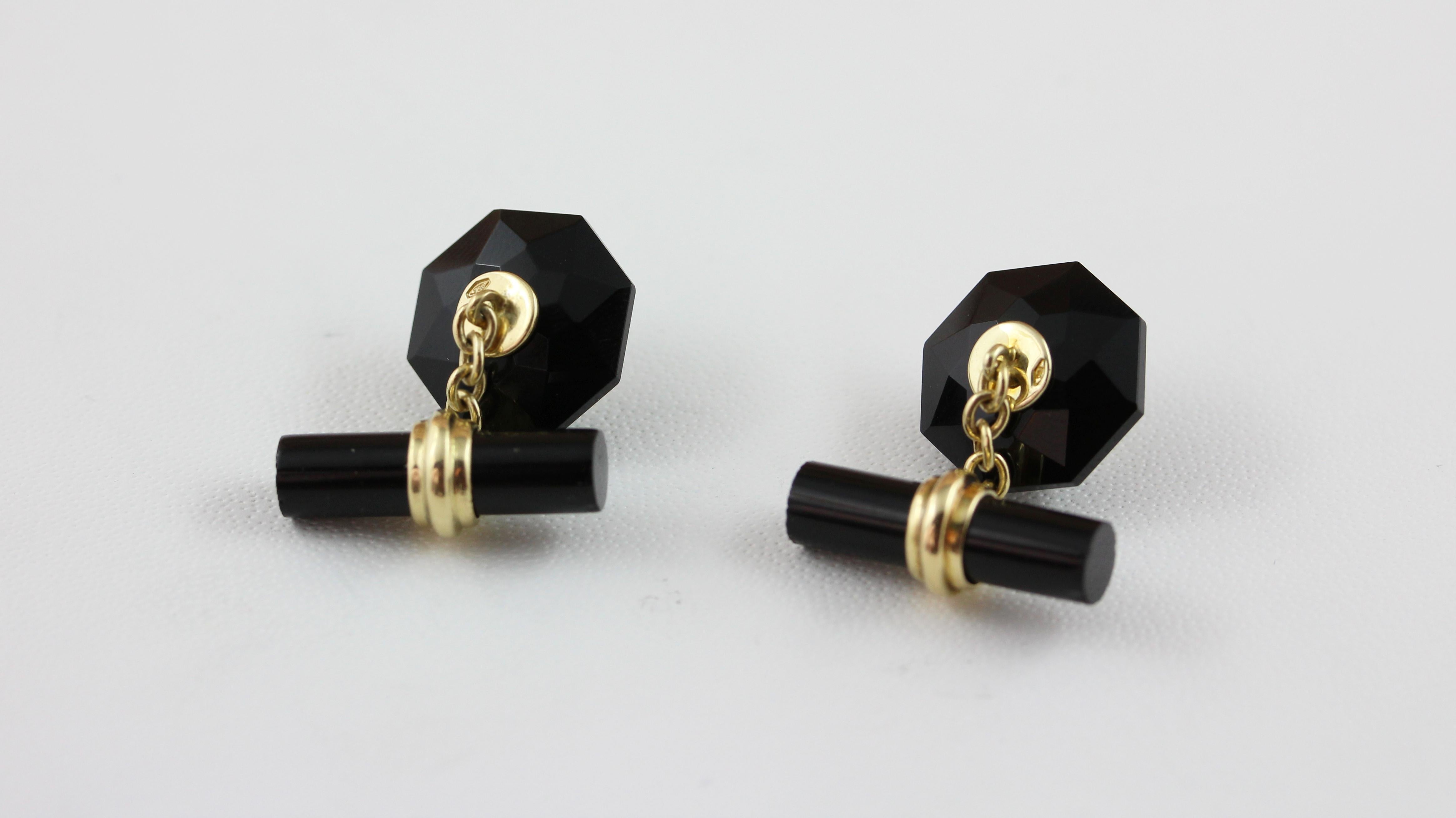 Women's or Men's 18 Karat Yellow Gold Onyx Cabochon Rubies Convex Multifaceted Cufflinks For Sale