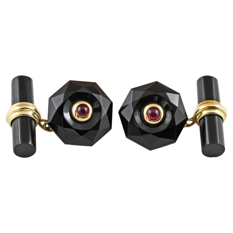 18 Karat Yellow Gold Onyx Cabochon Rubies Convex Multifaceted Cufflinks For Sale