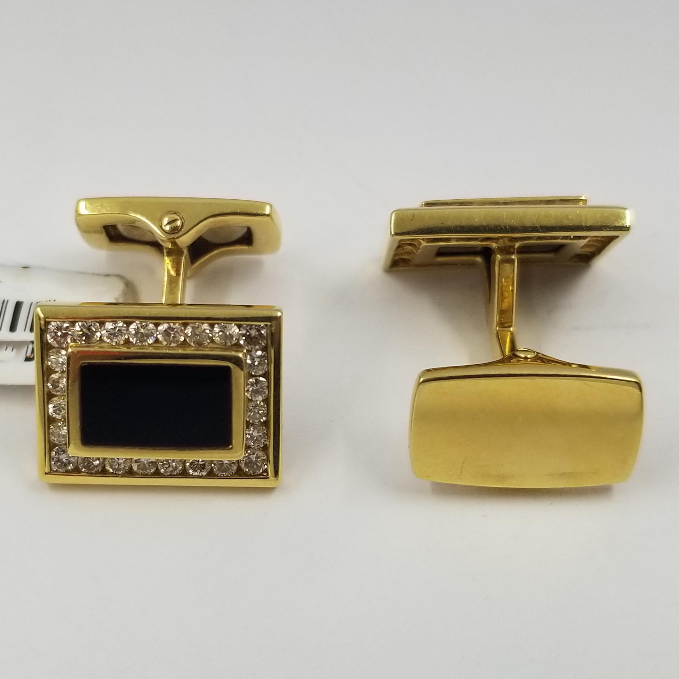 18 Karat Yellow Gold, Onyx, and Diamond Cufflinks In Good Condition In Coral Gables, FL