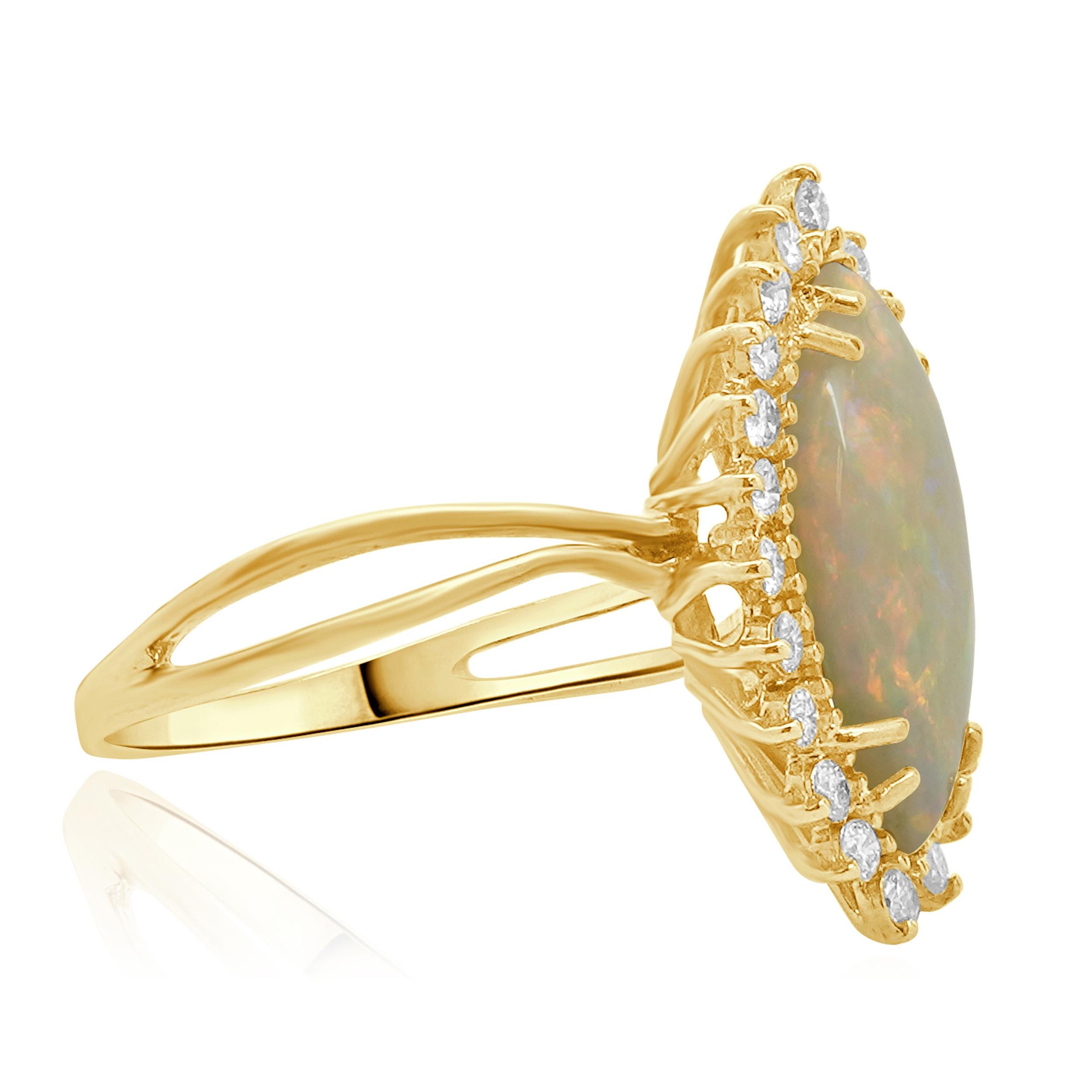 Taille ronde Bague de style marquise en or jaune 18 carats, opale et diamant en vente