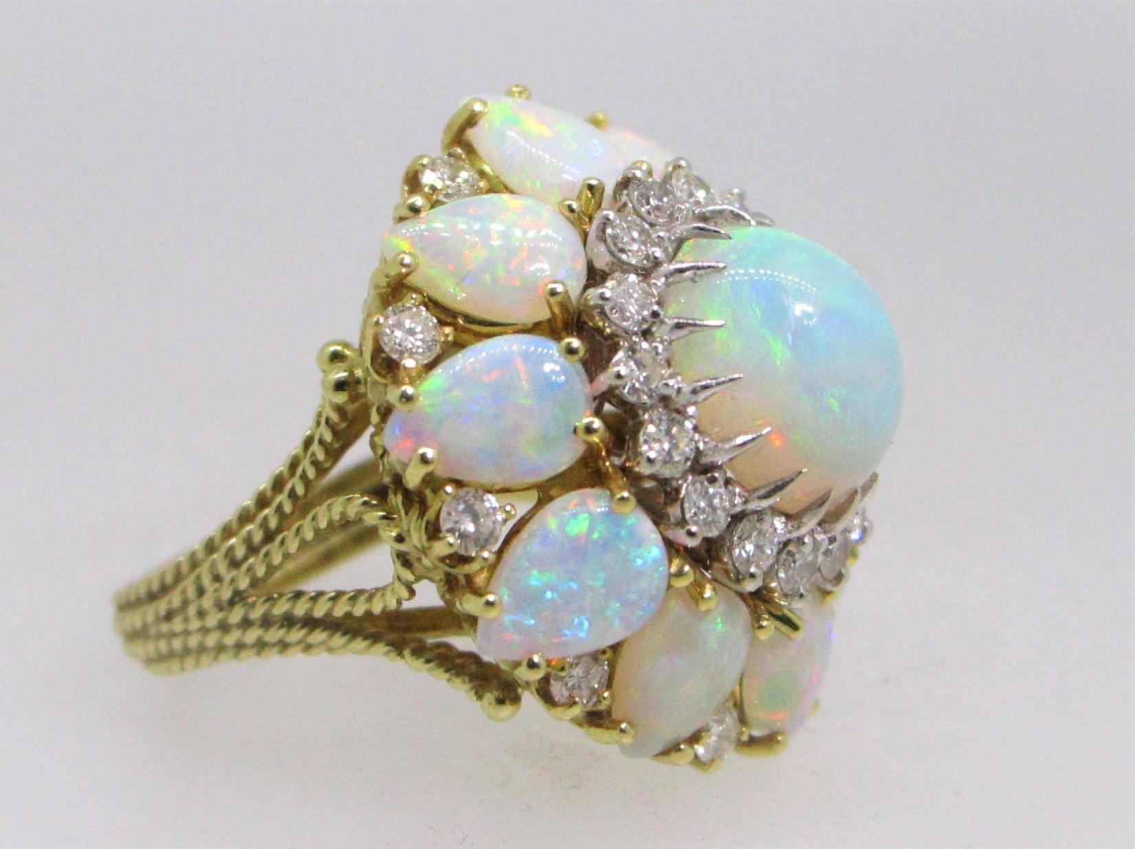 18 Karat Yellow Gold Opal and Diamond Ring In Good Condition For Sale In Dallas, TX
