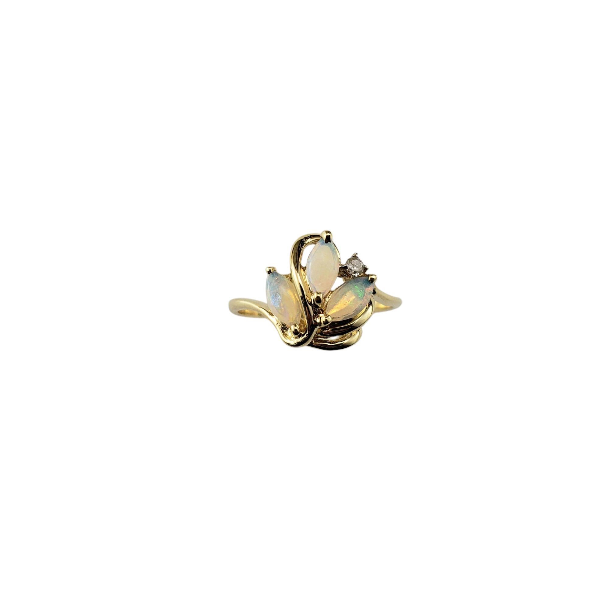 18 Karat Yellow Gold Opal and Diamond Ring Size 6 #21366 In Good Condition For Sale In Washington Depot, CT