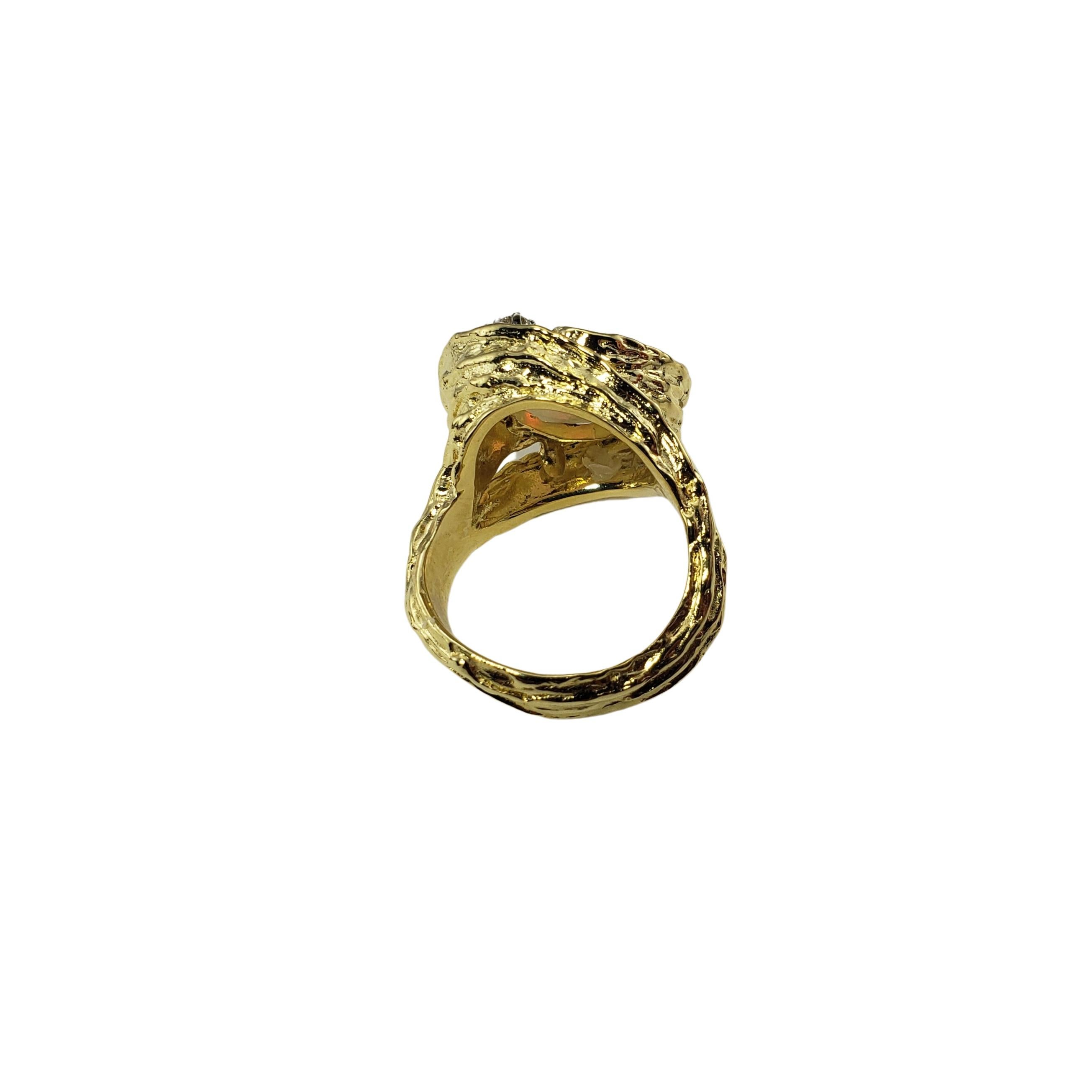 Ring aus 18 Karat Gelbgold mit Opal und Diamant im Angebot 1