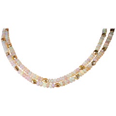 18 Karat Yellow Gold Jelly Opal Beaded Choker Necklace with 14K Yellow Gold Clas