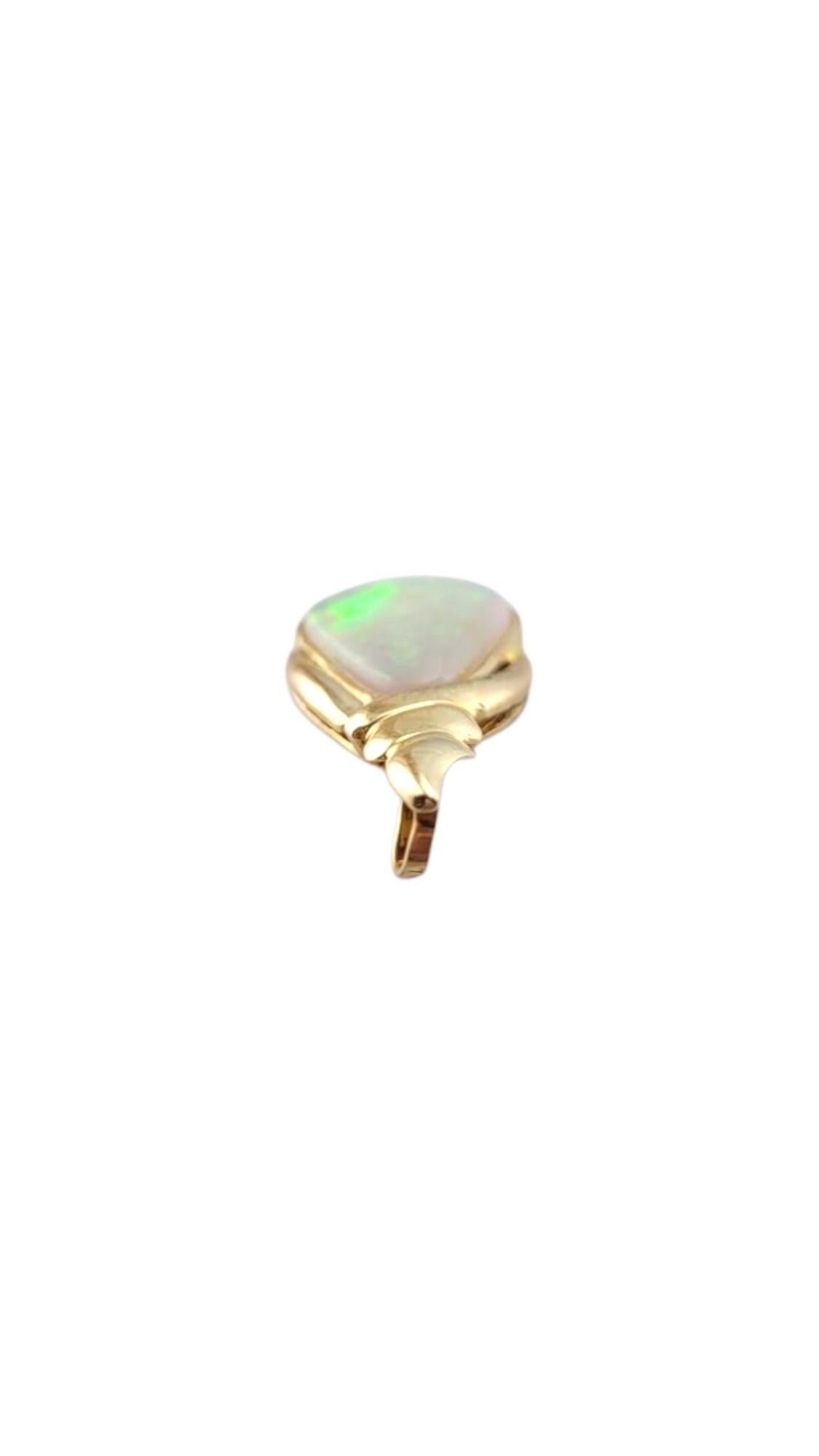18 Karat Yellow Gold Opal Pendant #21327 For Sale 1