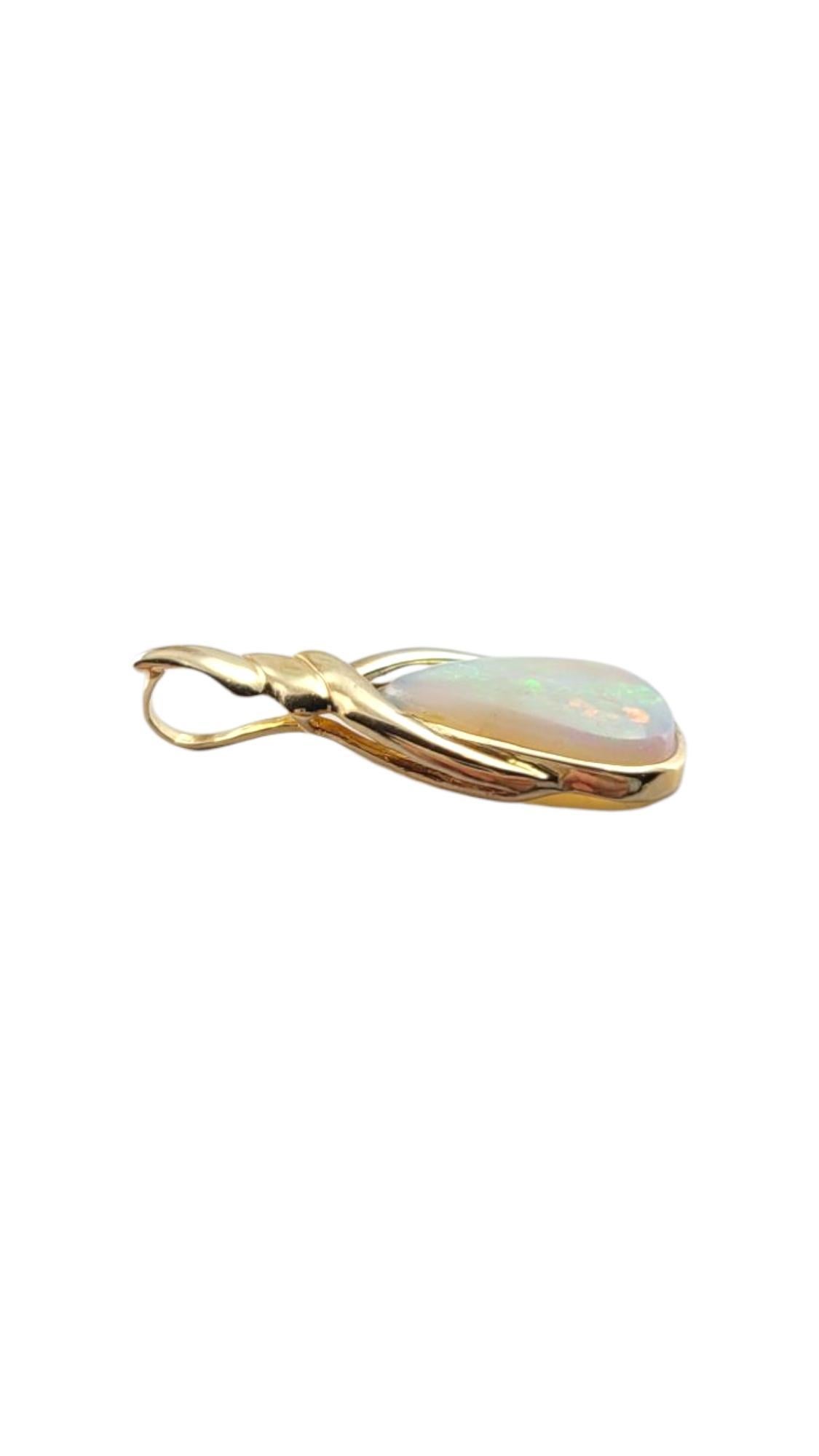 18 Karat Yellow Gold Opal Pendant #21327 For Sale 2