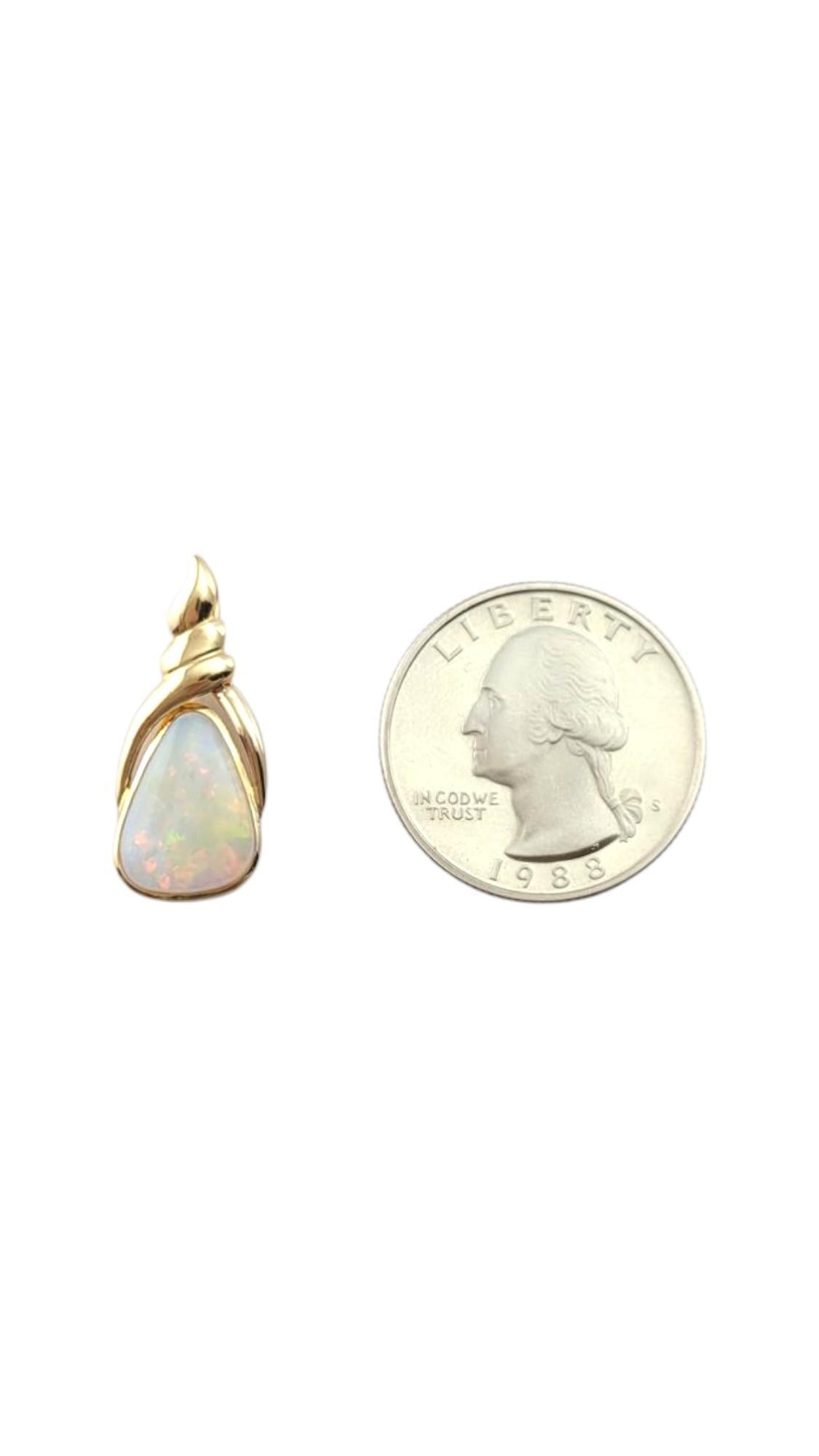 18 Karat Yellow Gold Opal Pendant #21327 For Sale 3