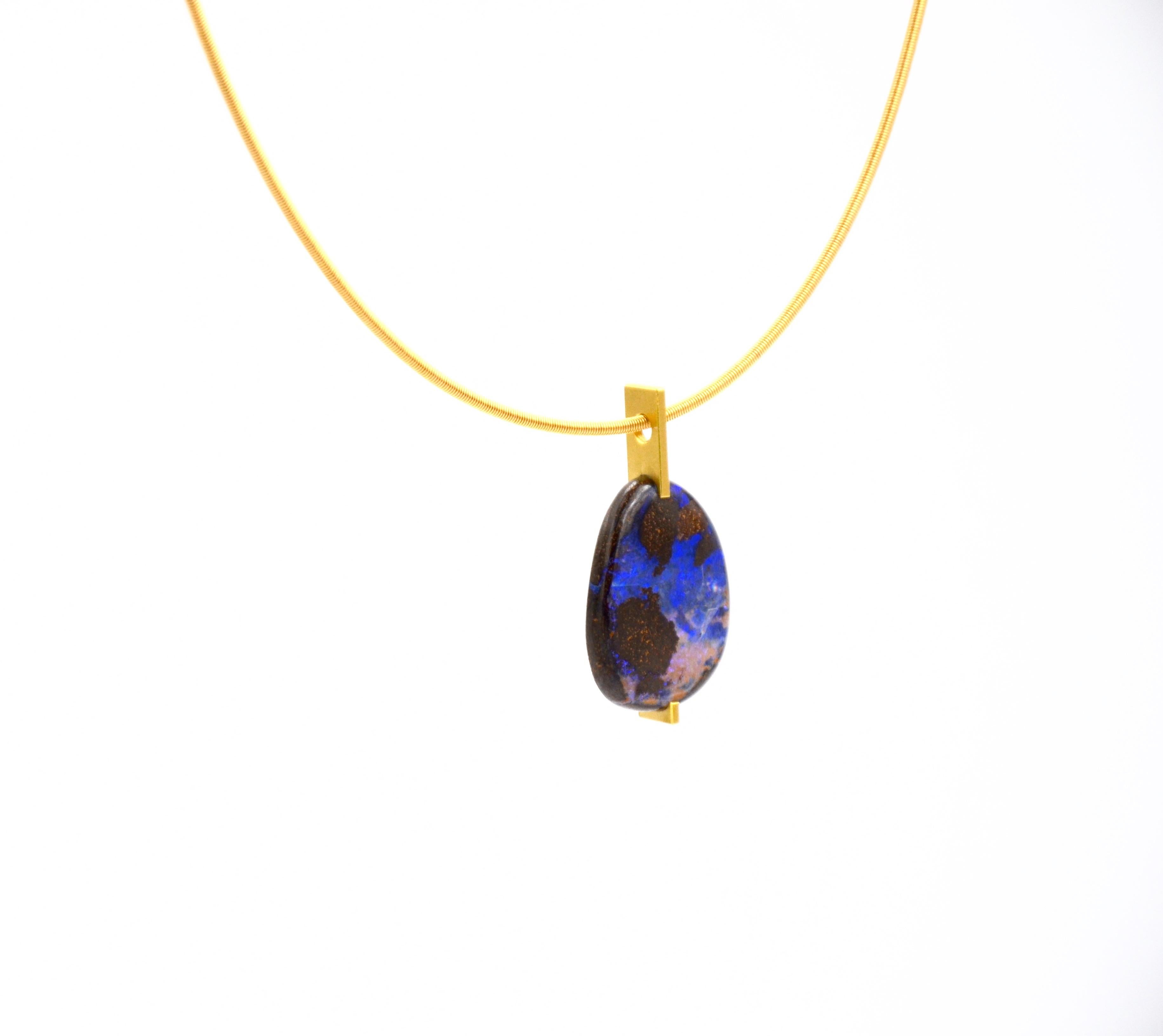 18 Karat Yellow Gold Opal Pendant For Sale 1
