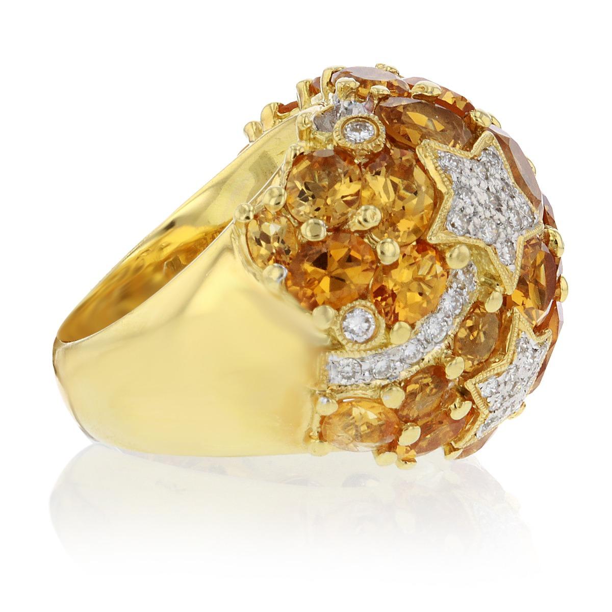 18 Karat Yellow Gold Orange Stone Star Motif Cocktail Ring In Good Condition For Sale In New York, NY