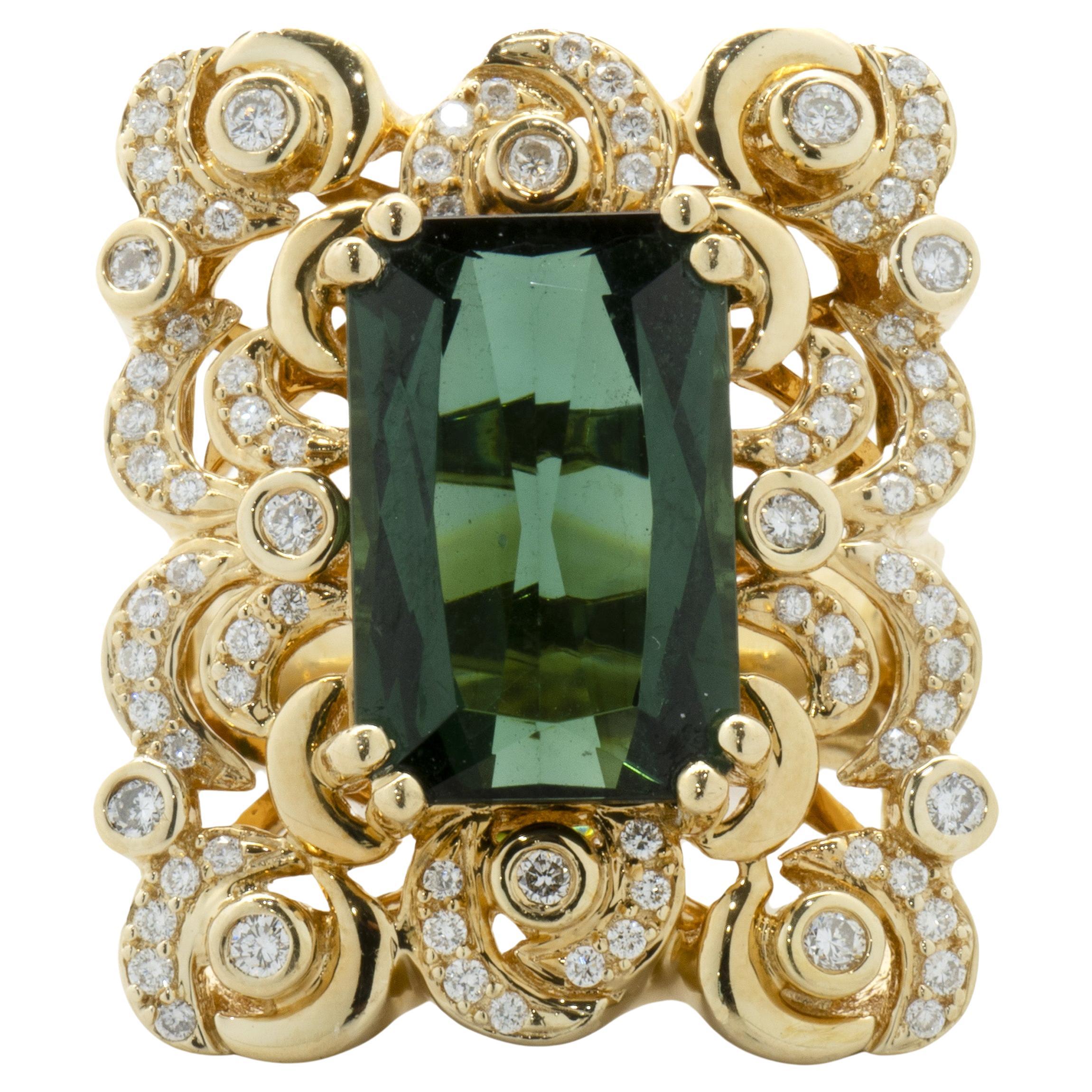 18 Karat Yellow Gold Ornate Green Tourmaline and Diamond Rectangle Cocktail Ring For Sale