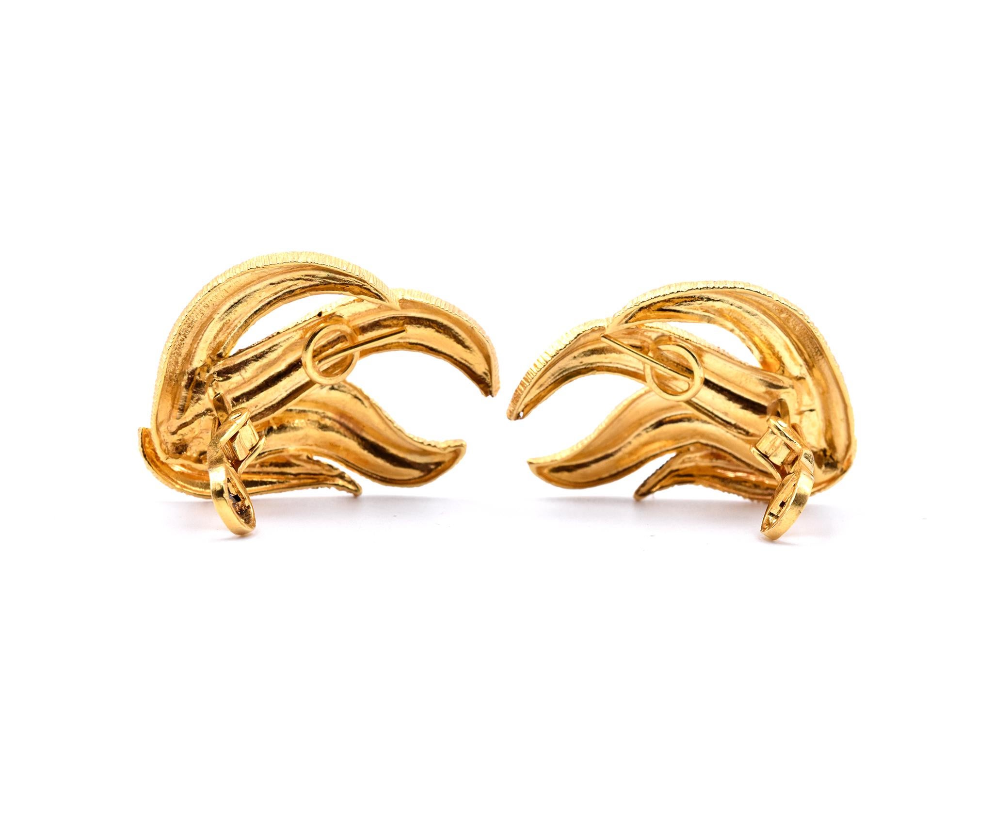 Women's or Men's 18 Karat Yellow Gold Ornate Leaf Style Earrings