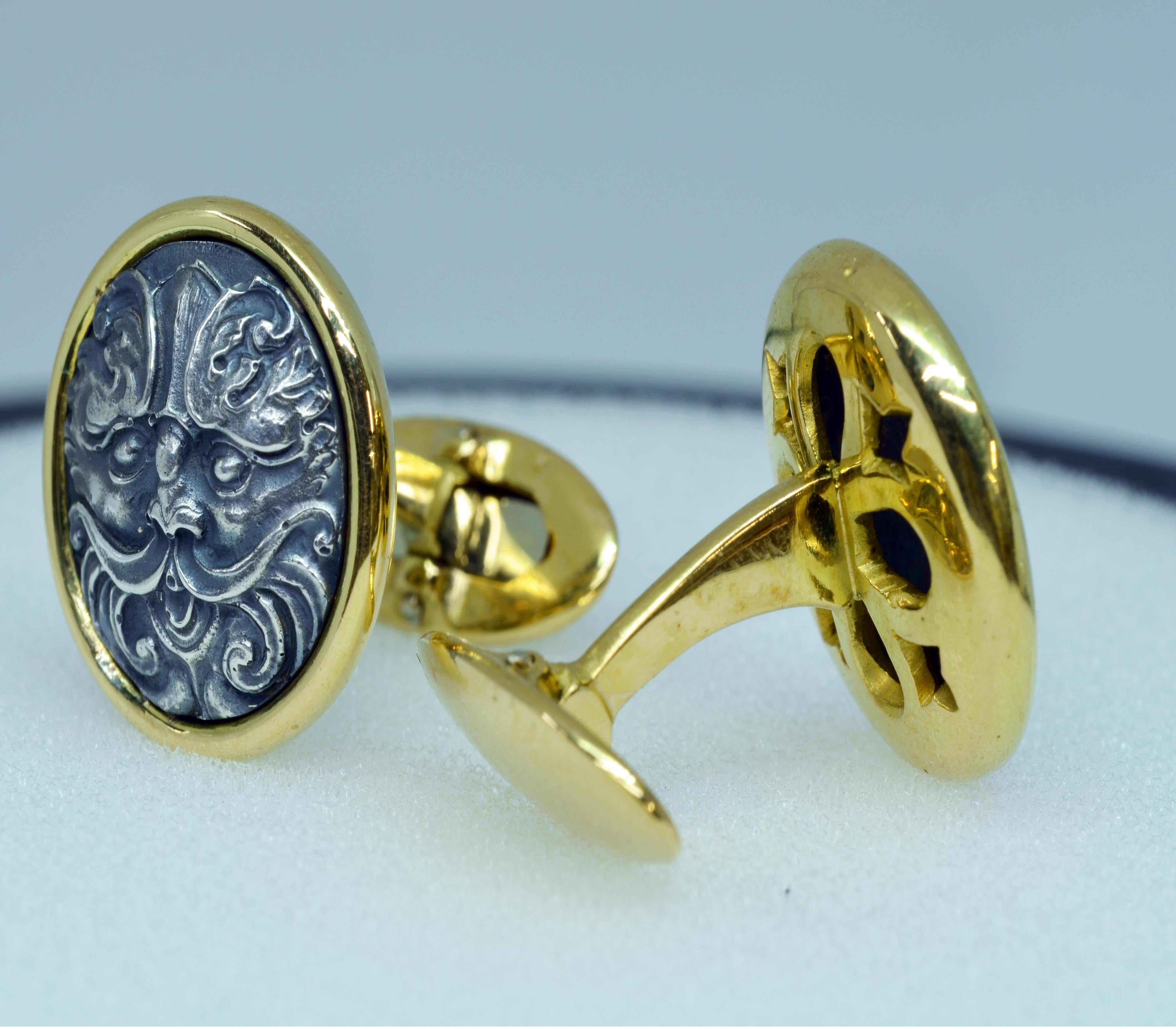 18 Karat Yellow Gold Oval Baroque Mask Cufflinks In New Condition For Sale In Warren, ME