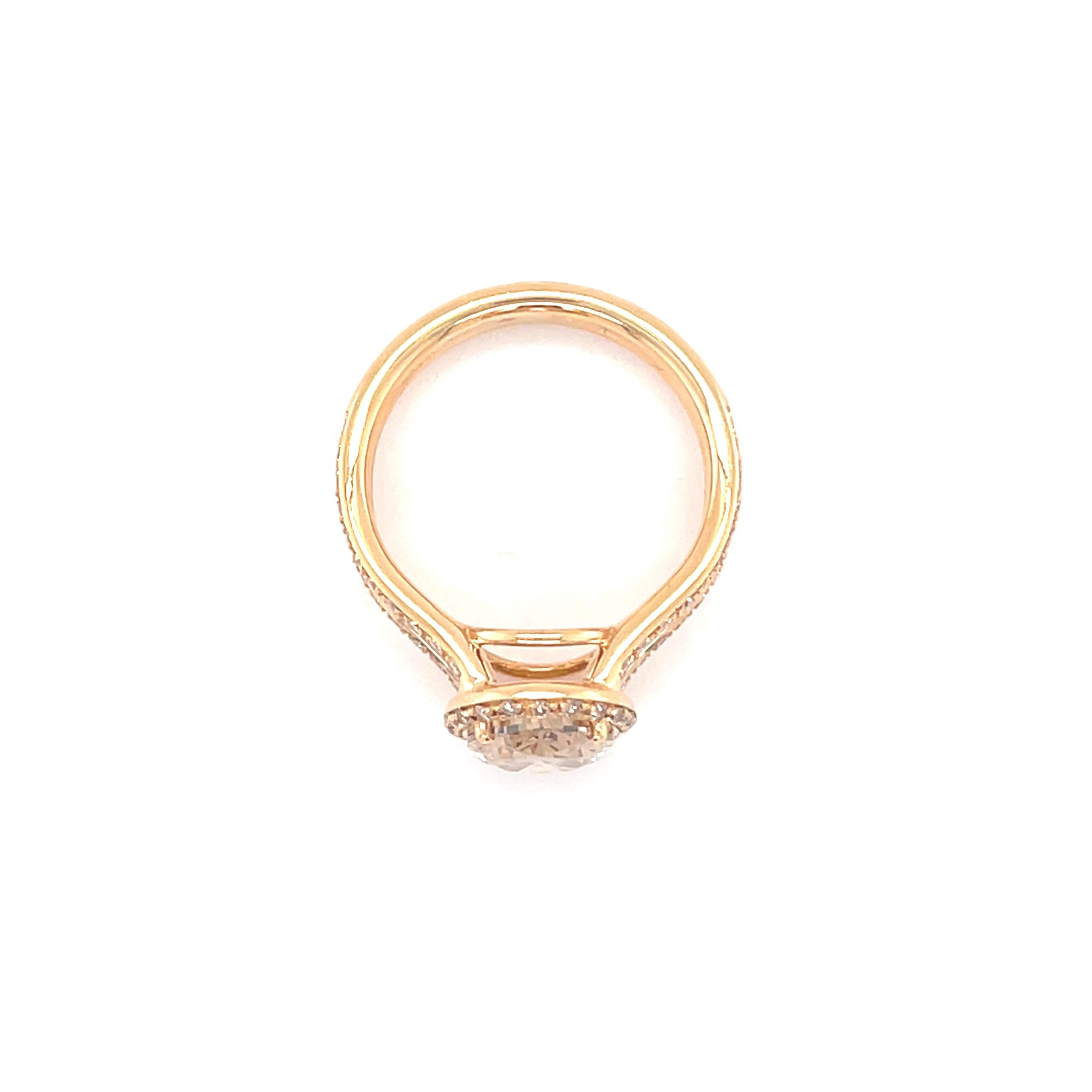 Bague solitaire en or jaune 18 carats avec diamant brun ovale de 2,07 carats en vente 1