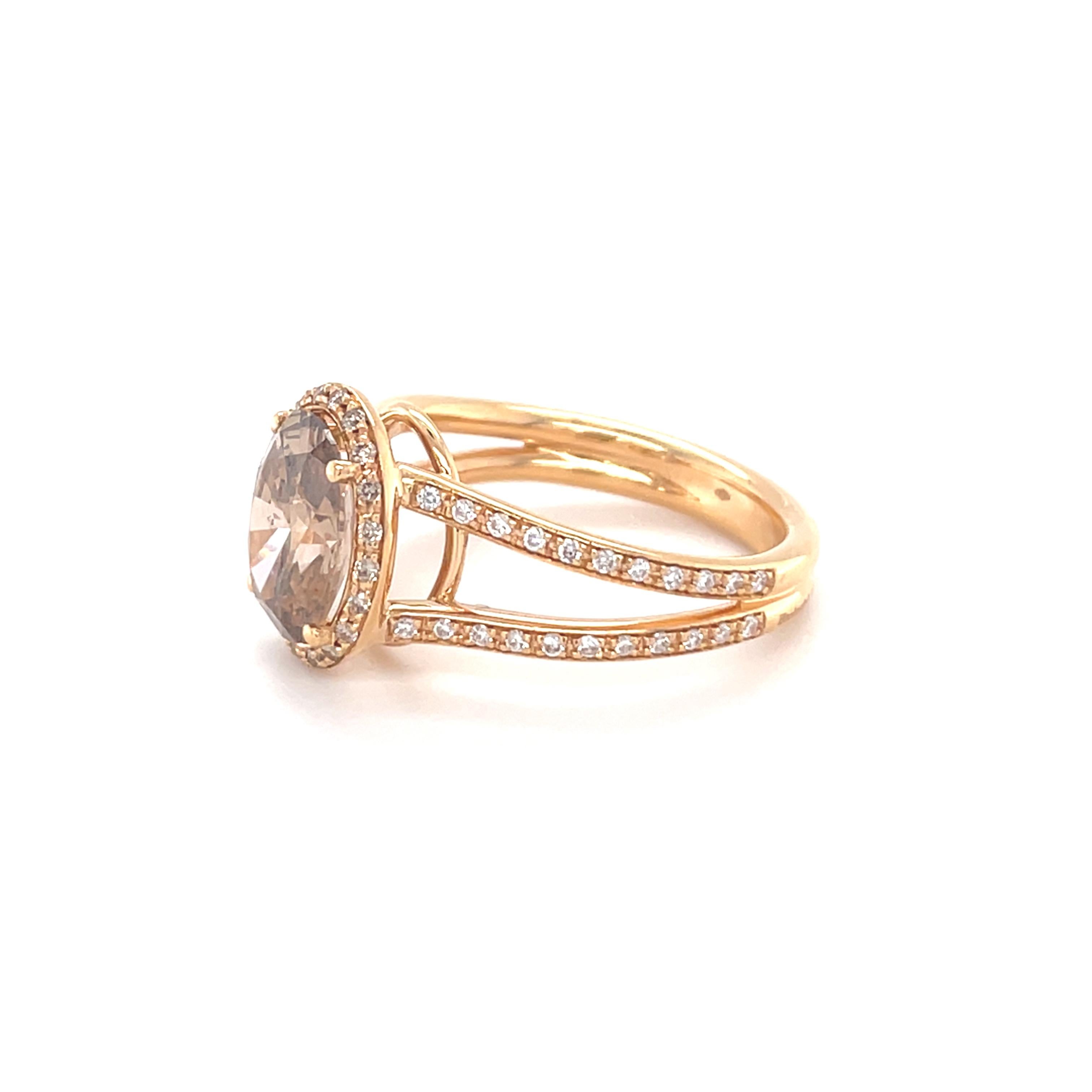 Bague solitaire en or jaune 18 carats avec diamant brun ovale de 2,07 carats en vente 2